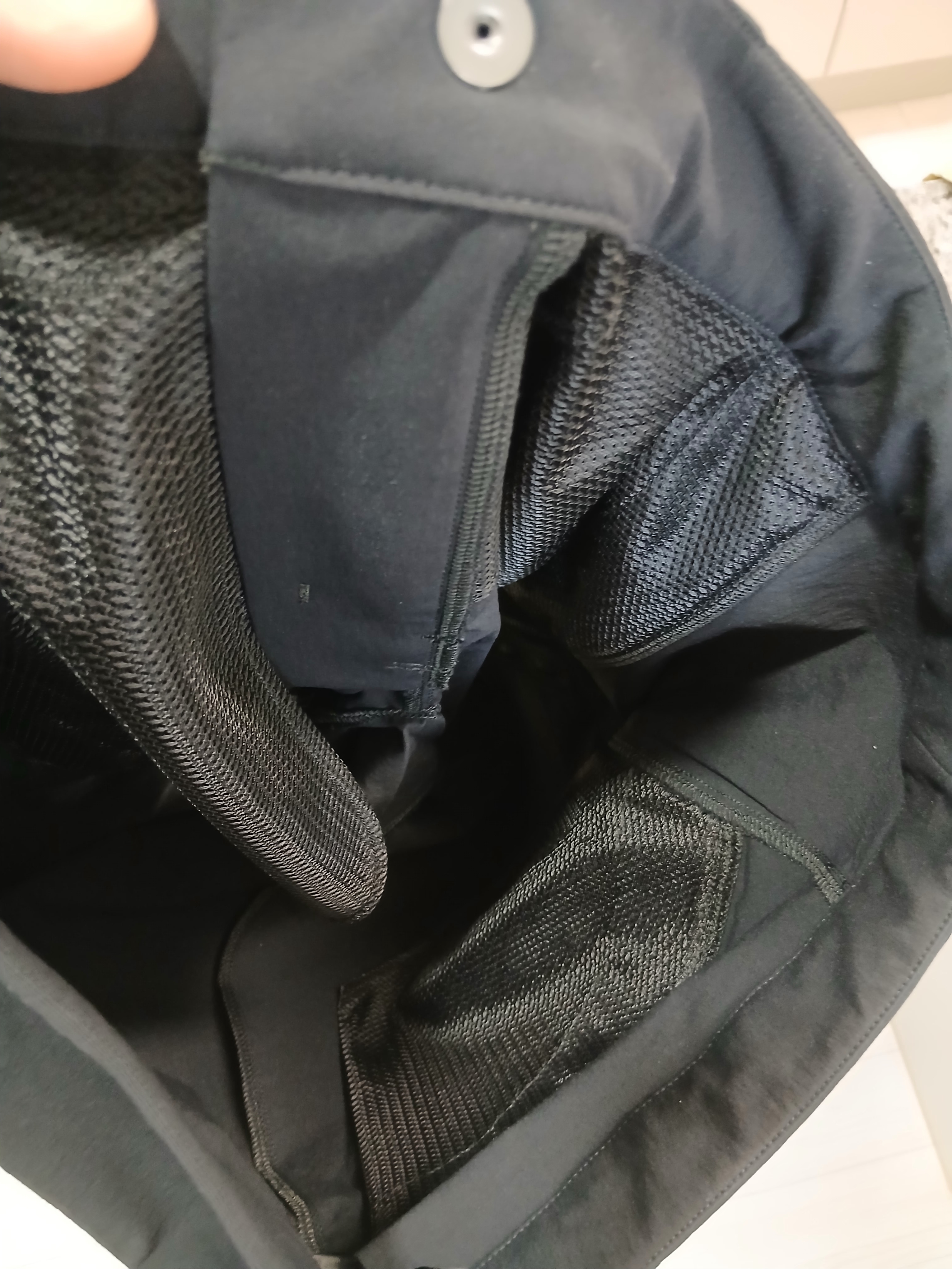 Arc'teryx Gamma Quick Dry Shorts 9 Inch Black 착용 스타일 - 8
