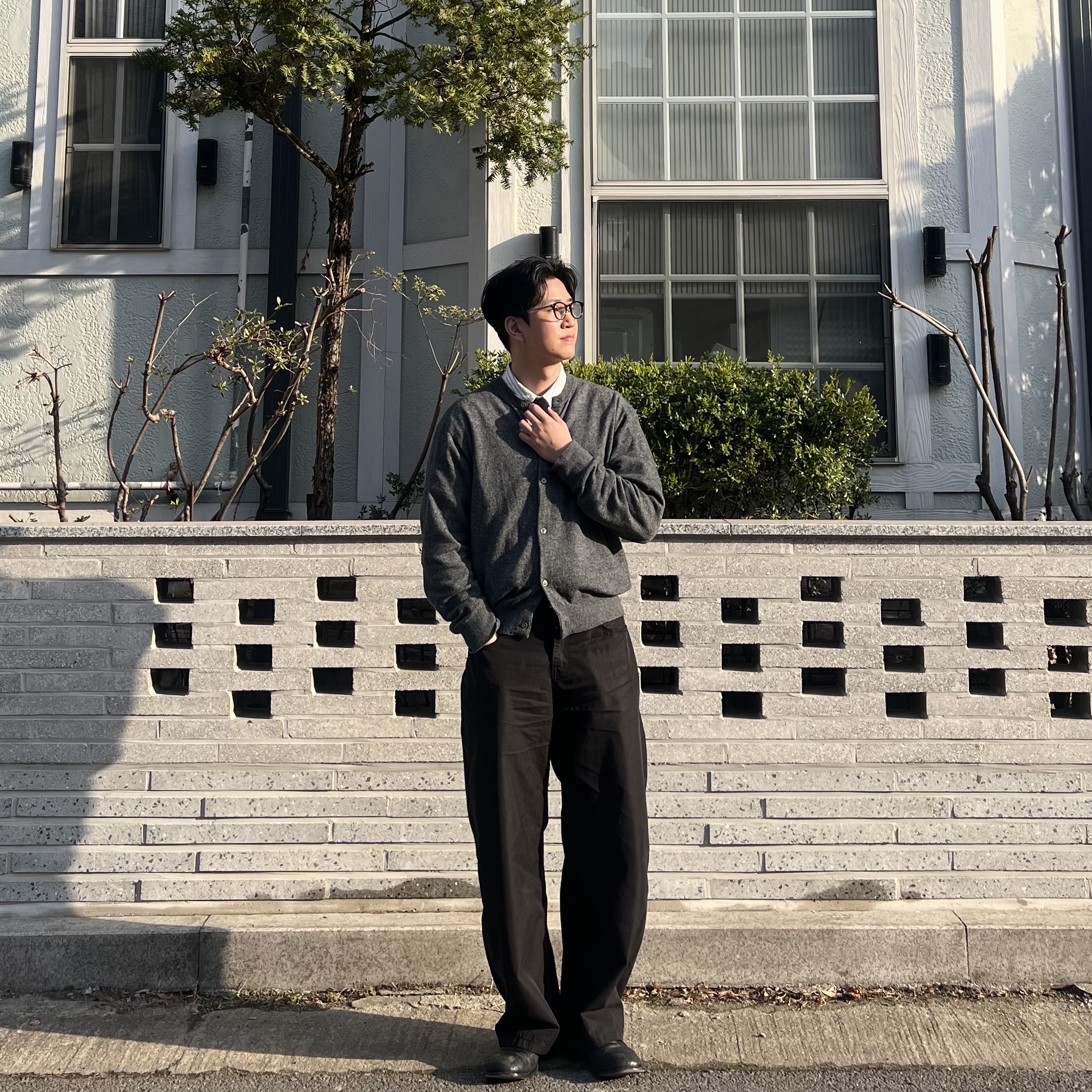 Millo Archive Reflect Curved Pants Black, Kinchi Shower - 808 (a) Black 착용 스타일 - 2