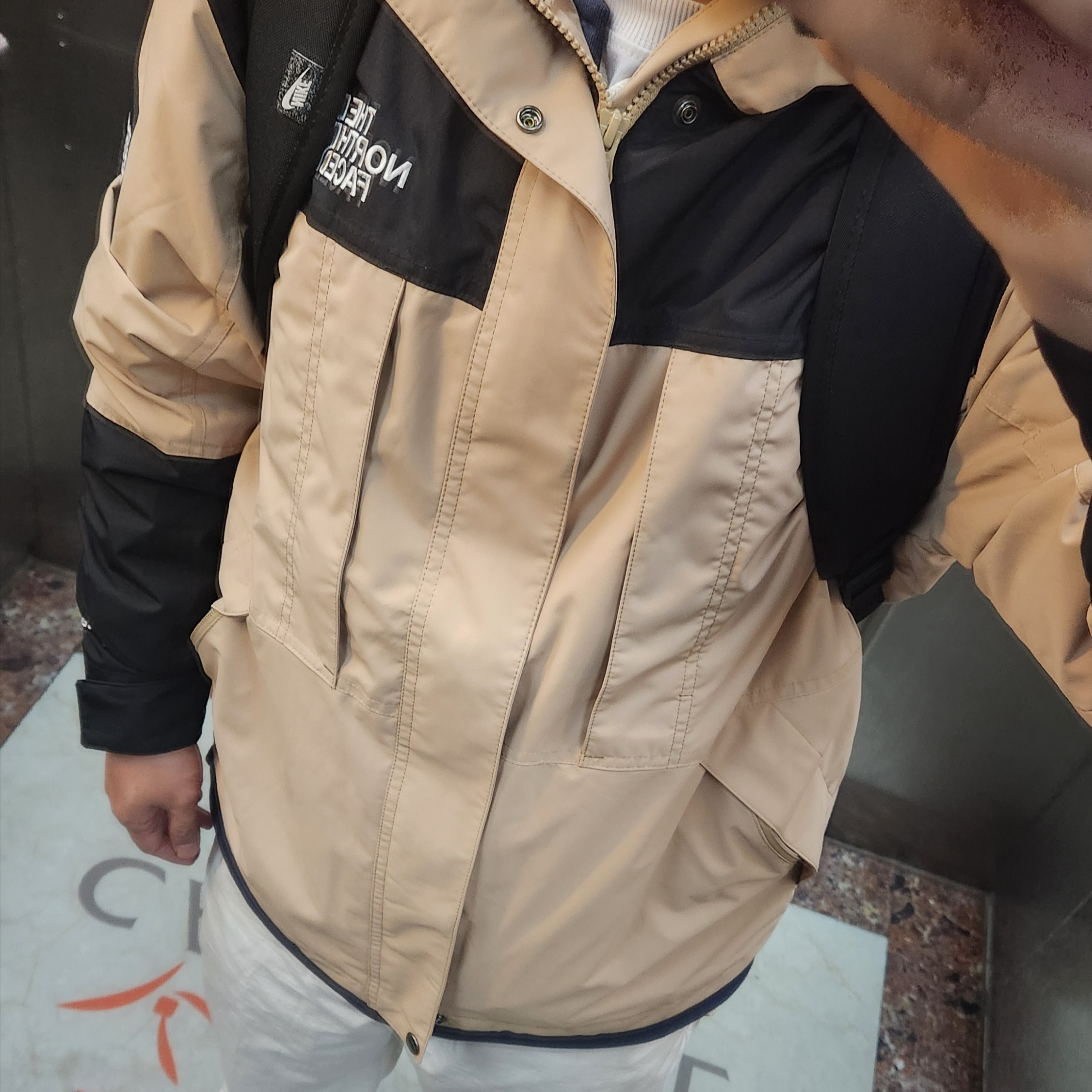 The North Face Neo Vaiden Jacket Beige 착용 스타일