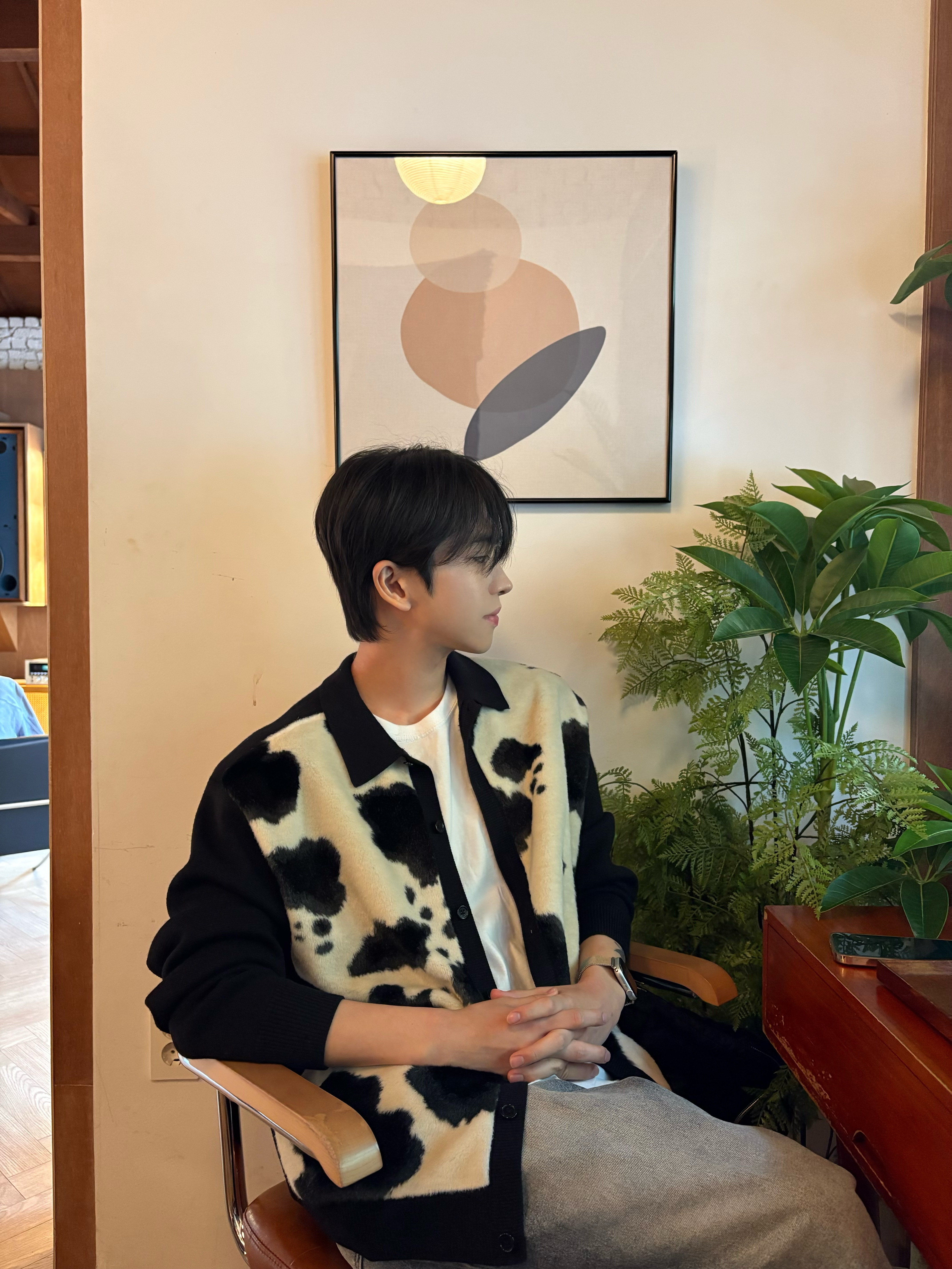 Supreme Cow Print Cardigan Black - 21FW 착용 스타일 - 2