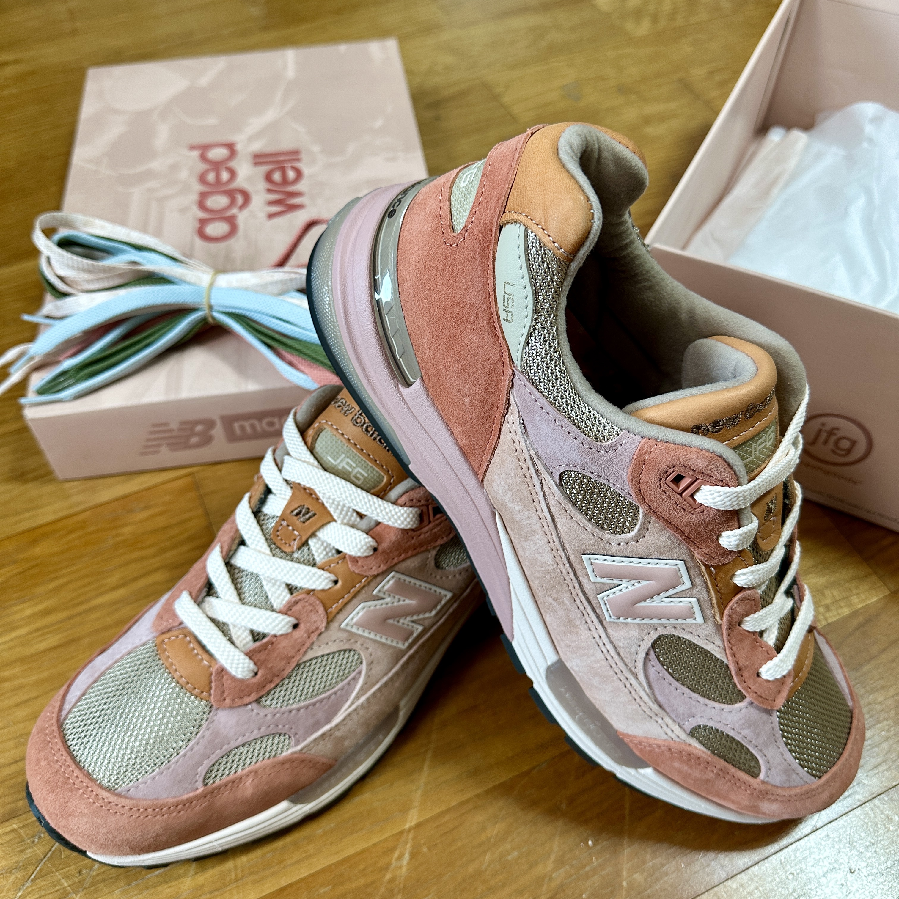 New Balance x Joe Freshgoods 992 Made in USA Aged Well 착용 스타일 - 1