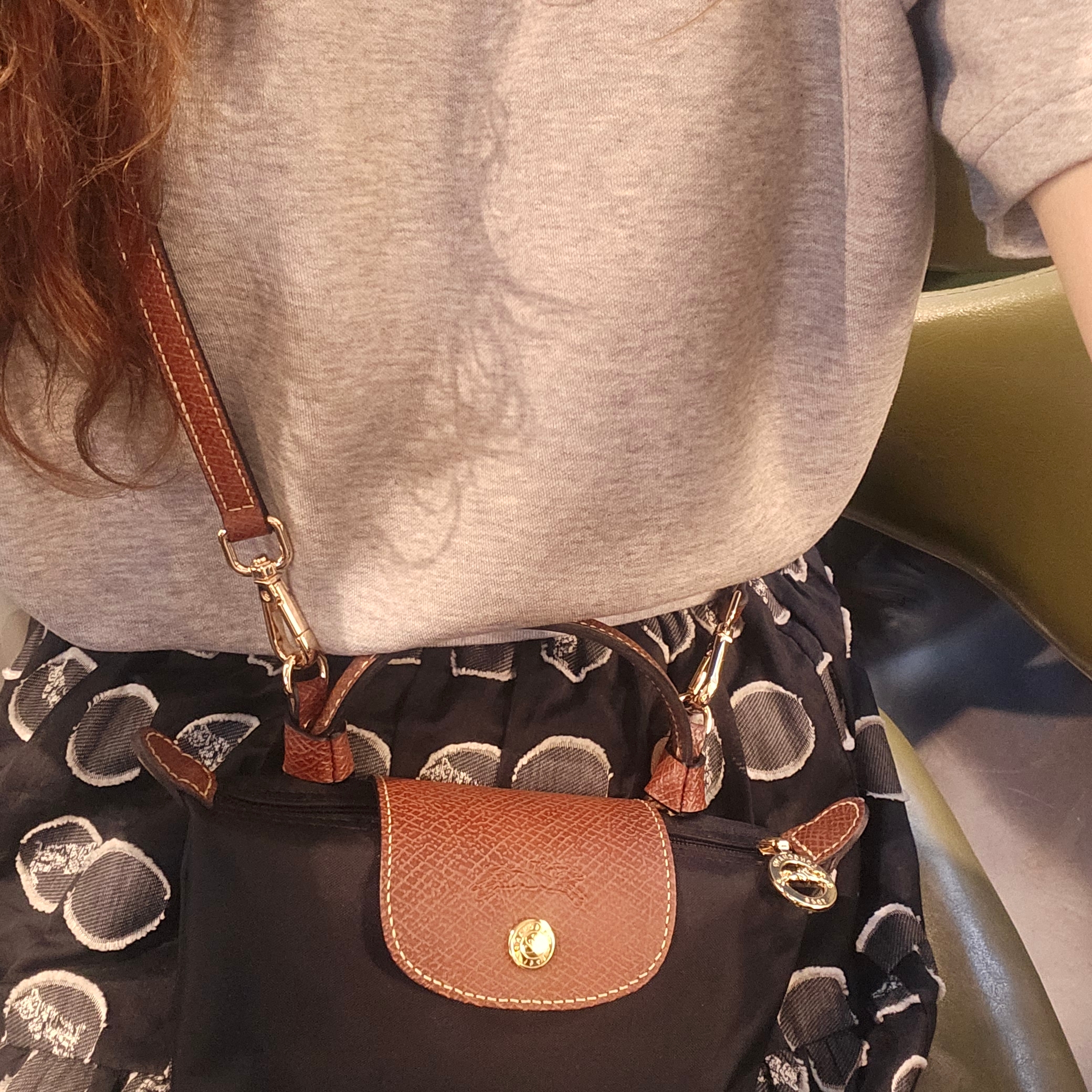 Longchamp Le Pliage Original Handle Pouch Black 착용 스타일