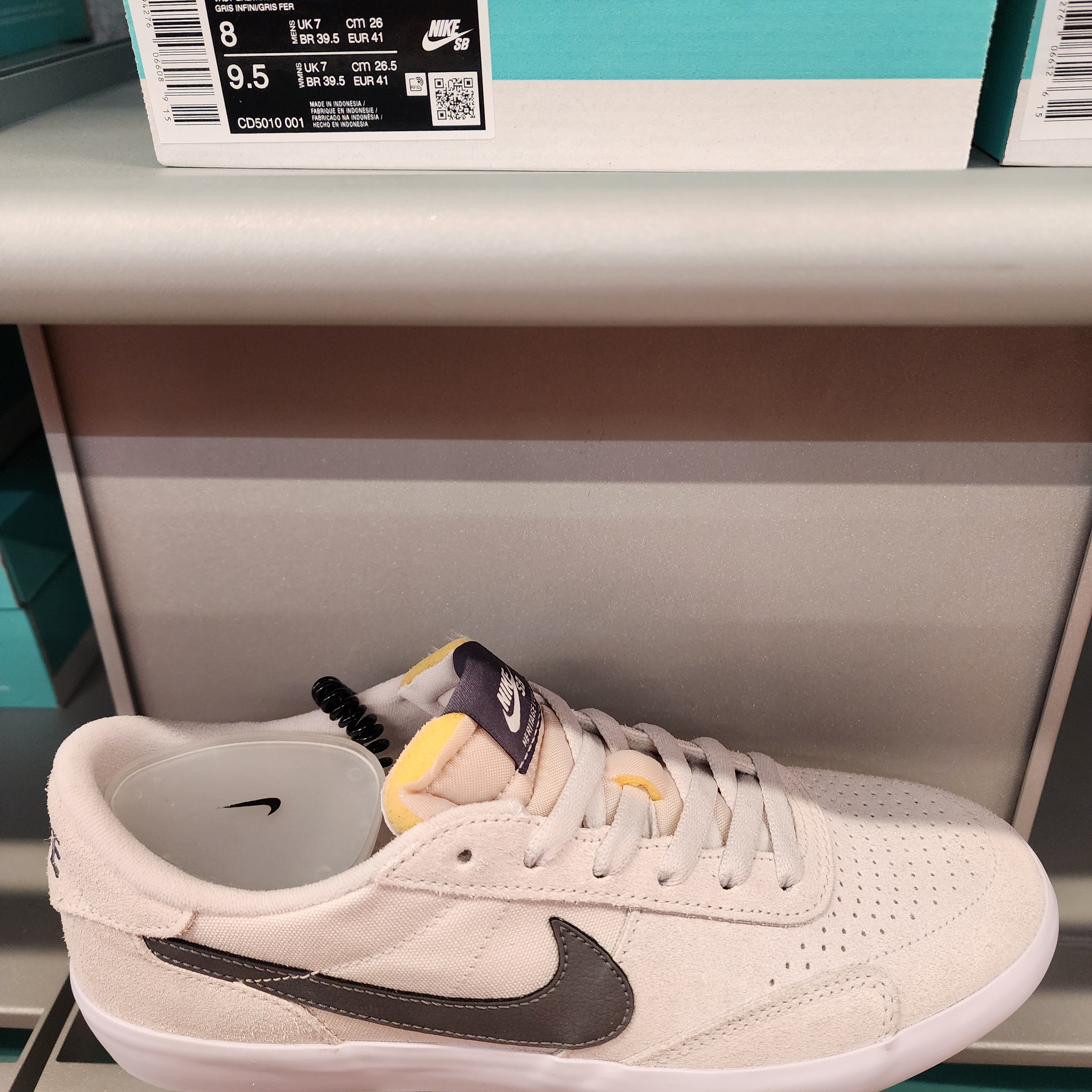 Nike SB Heritage Vulc Vast Grey Iron Grey 착용 스타일