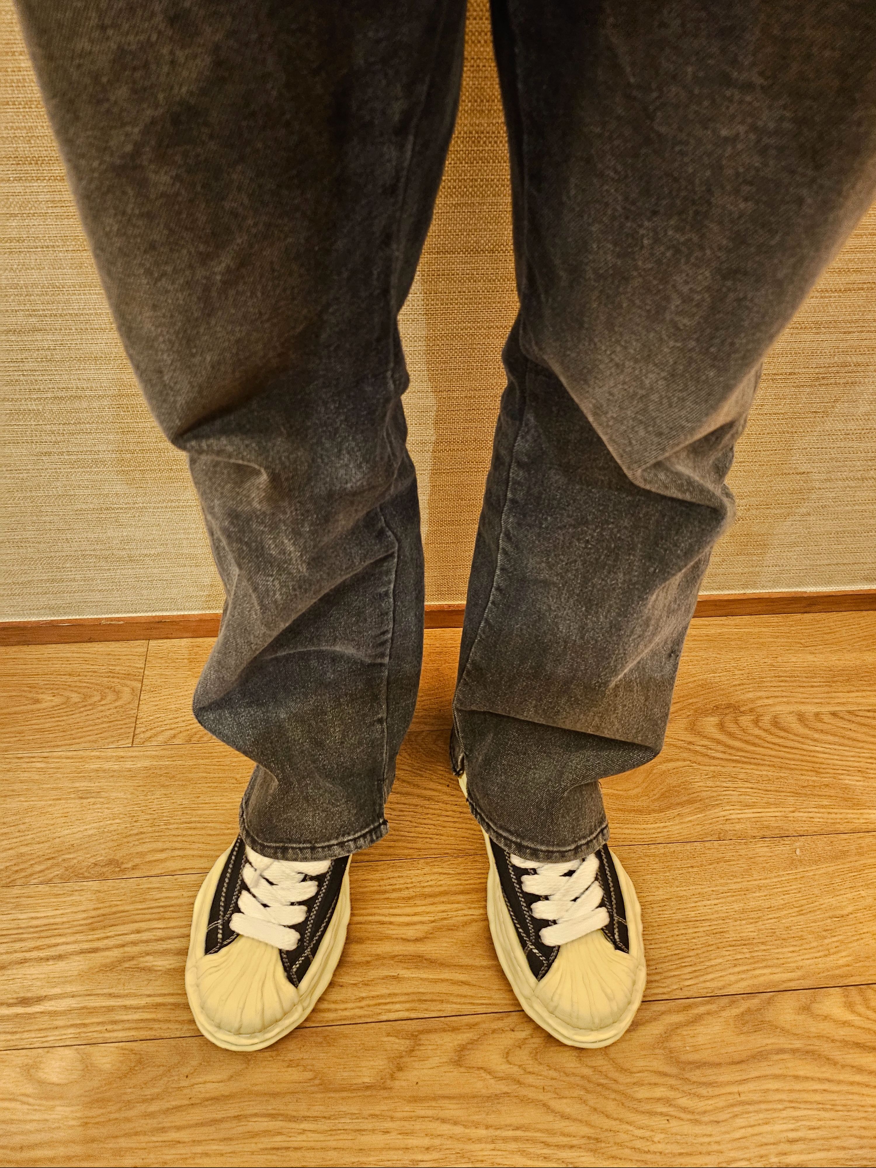 Maison Mihara Yasuhiro Blakey VL OG Sole Canvas Low-top Sneakers Black 착용 스타일
