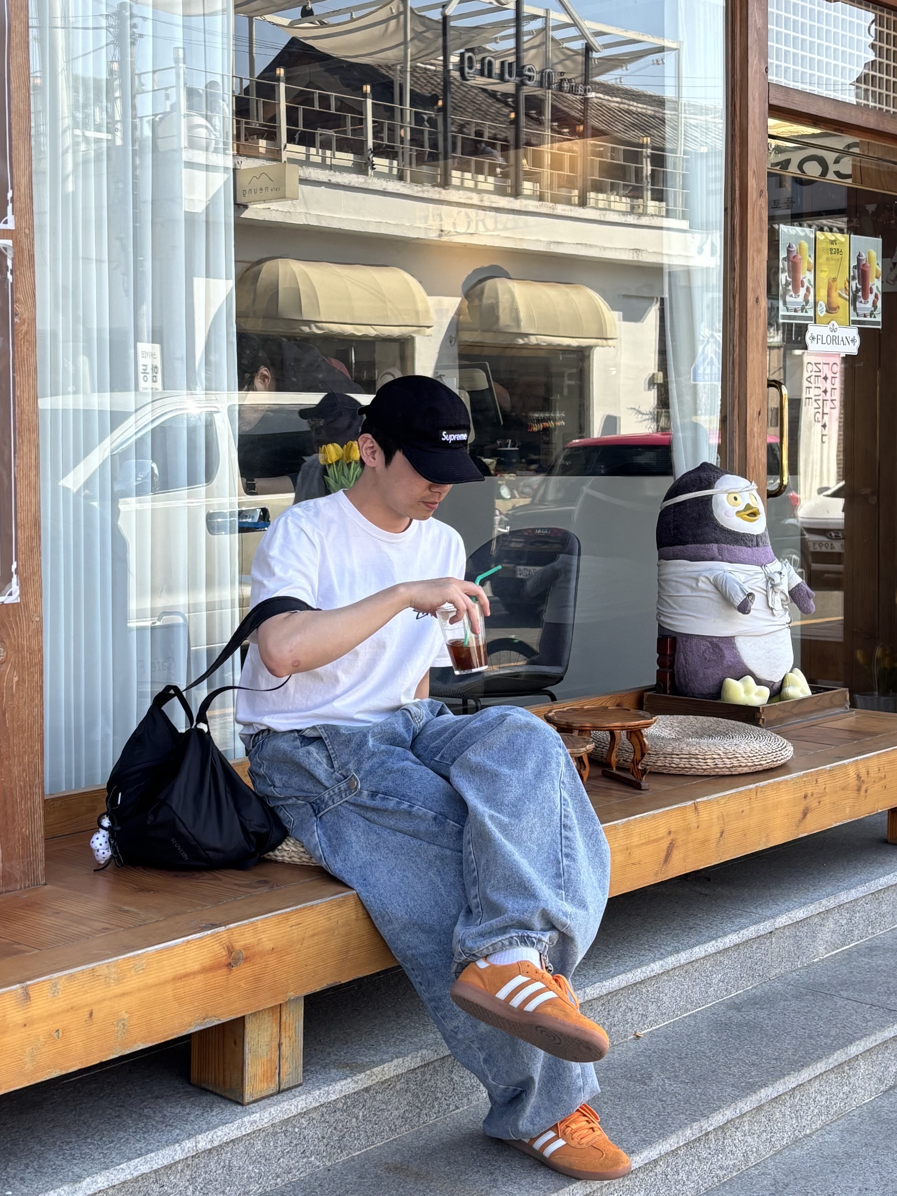 Arc'teryx Heliad 15 Backpack Black, Supreme Military Camp Cap Black - 23FW 착용 스타일 - 2