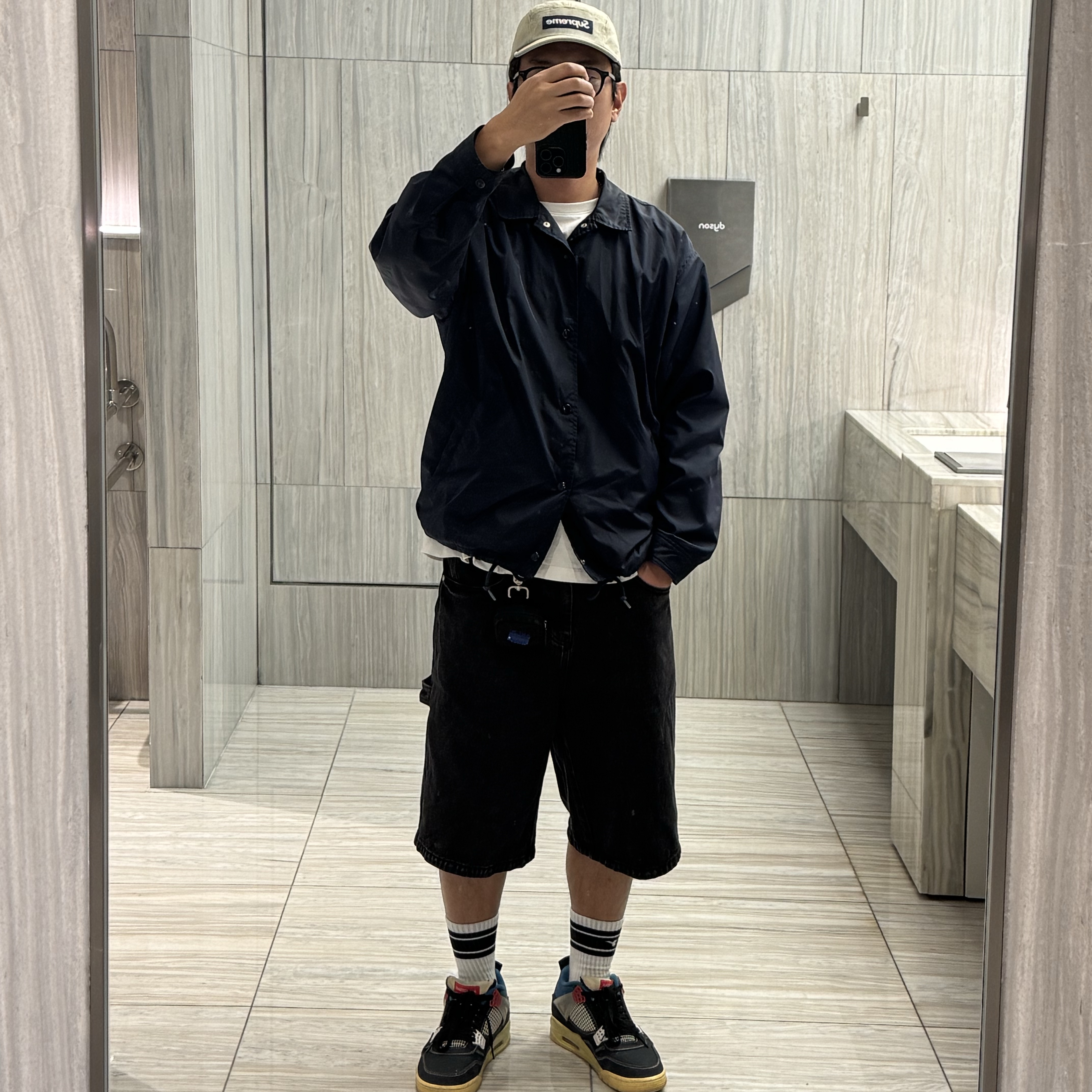 Jordan 4 x Union Retro Off Noir, Supreme x Champion Coaches Jacket Navy - 24SS 착용 스타일