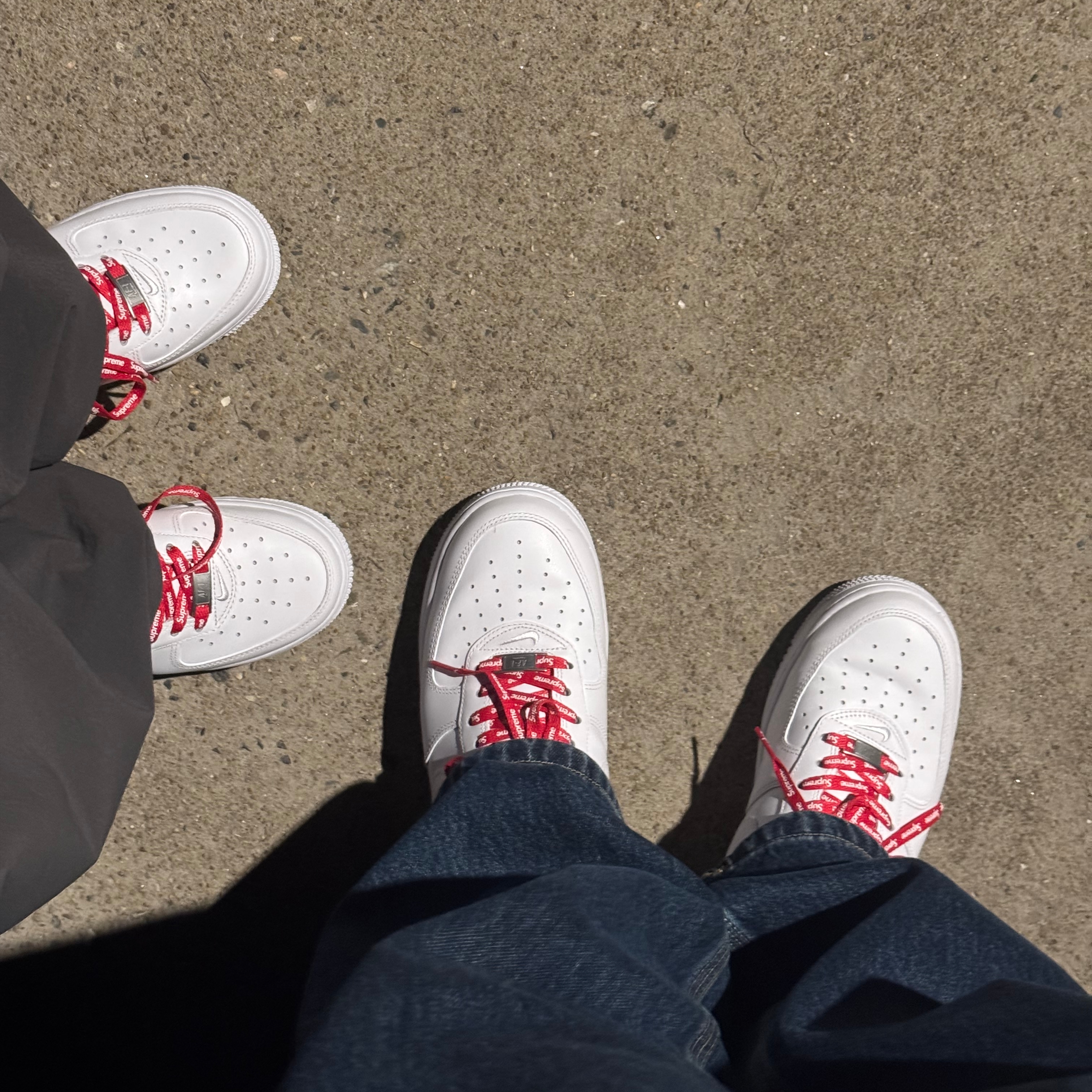 Nike x Supreme Air Force 1 Low White 착용 스타일