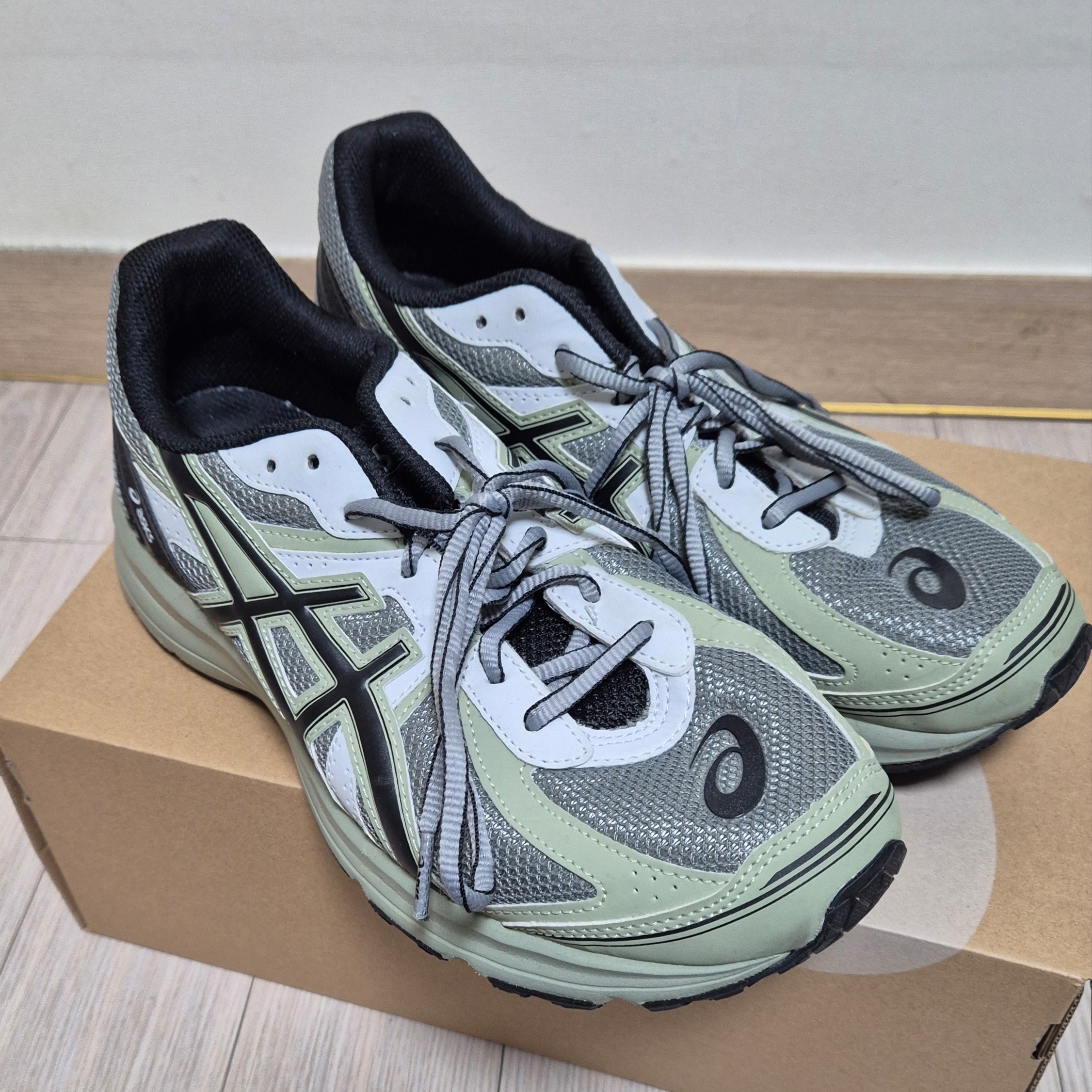 Asics Jog 100 S Sheet Rock - 2E Wide 착용 스타일