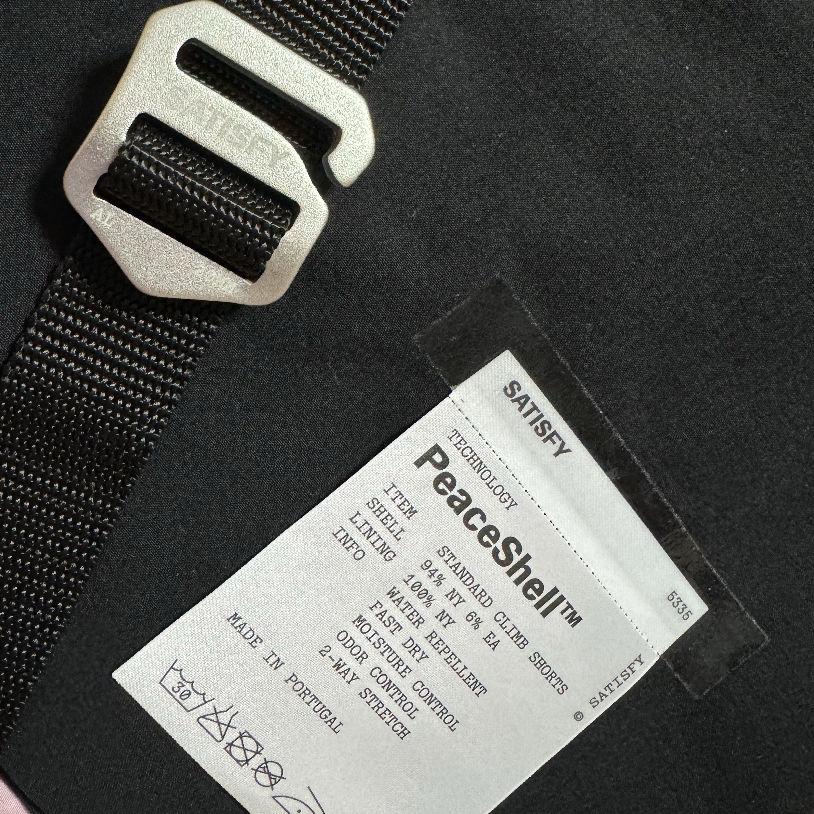 Satisfy Peaceshell Standard Climb Shorts Brown 착용 스타일