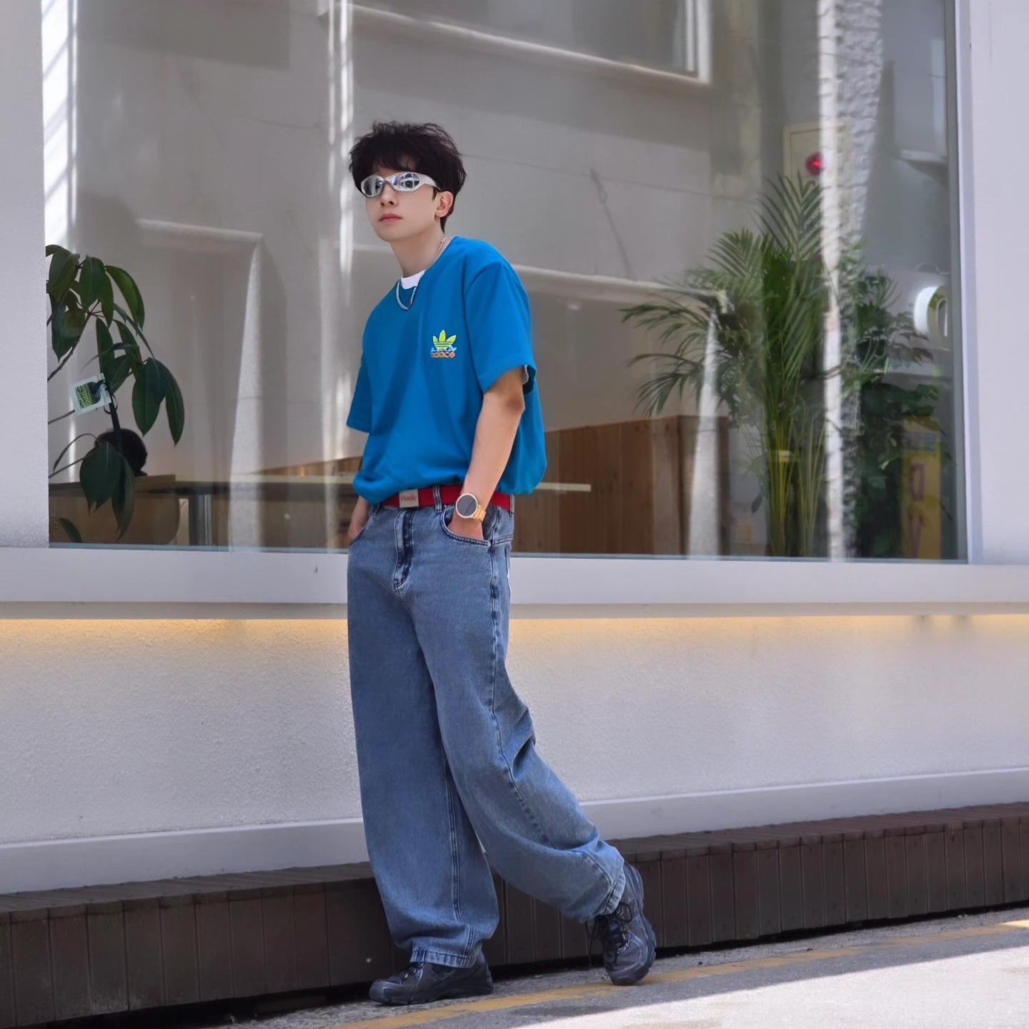 Palace x Adidas Nature T-Shirt Mystery Petrol - 22SS, NOMANUAL Raw Vision Denim Pants White Blue 착용 스타일 - 4