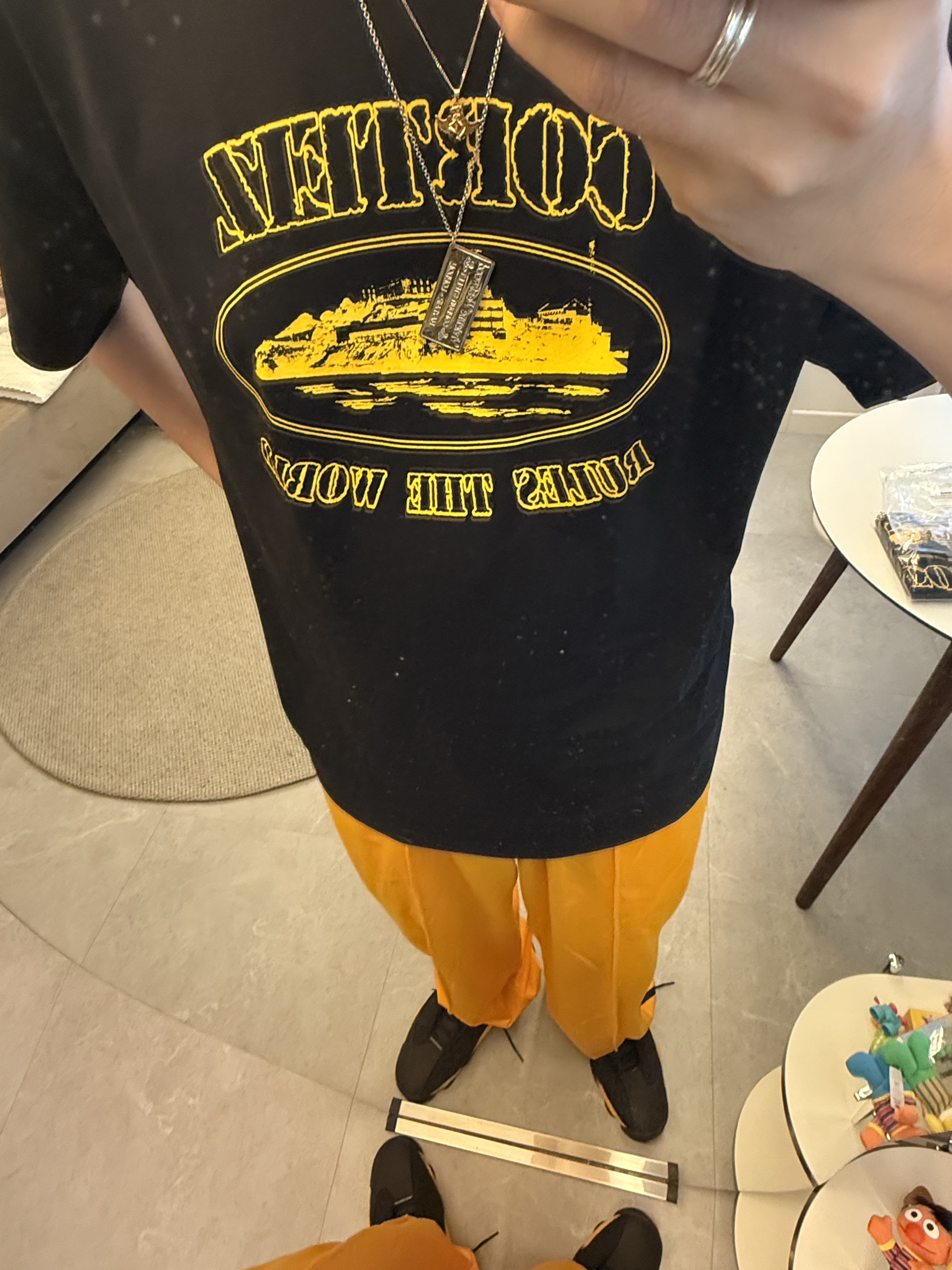 Corteiz OG Alcatraz T-Shirt Black Yellow, Jordan 13 Retro Carmelo Anthony Class Of 2002 (B-Grade) 착용 스타일 - 1