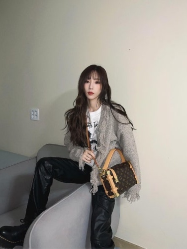 Louis Vuitton Side Trunk GM Monogram 착용 스타일 - 1