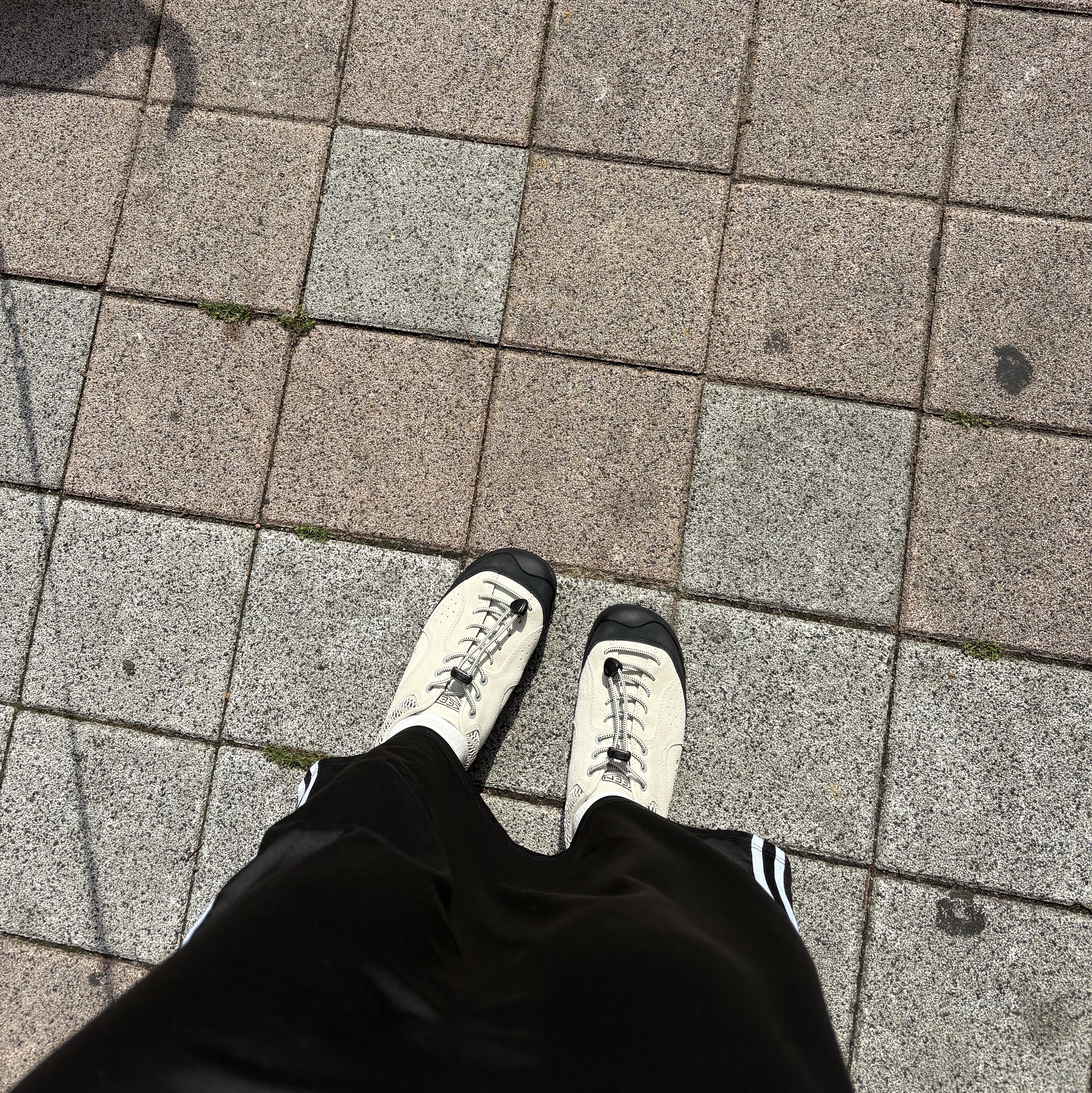 (W) Keen Jasper Rocks SP Sneaker Birch Black 착용 스타일