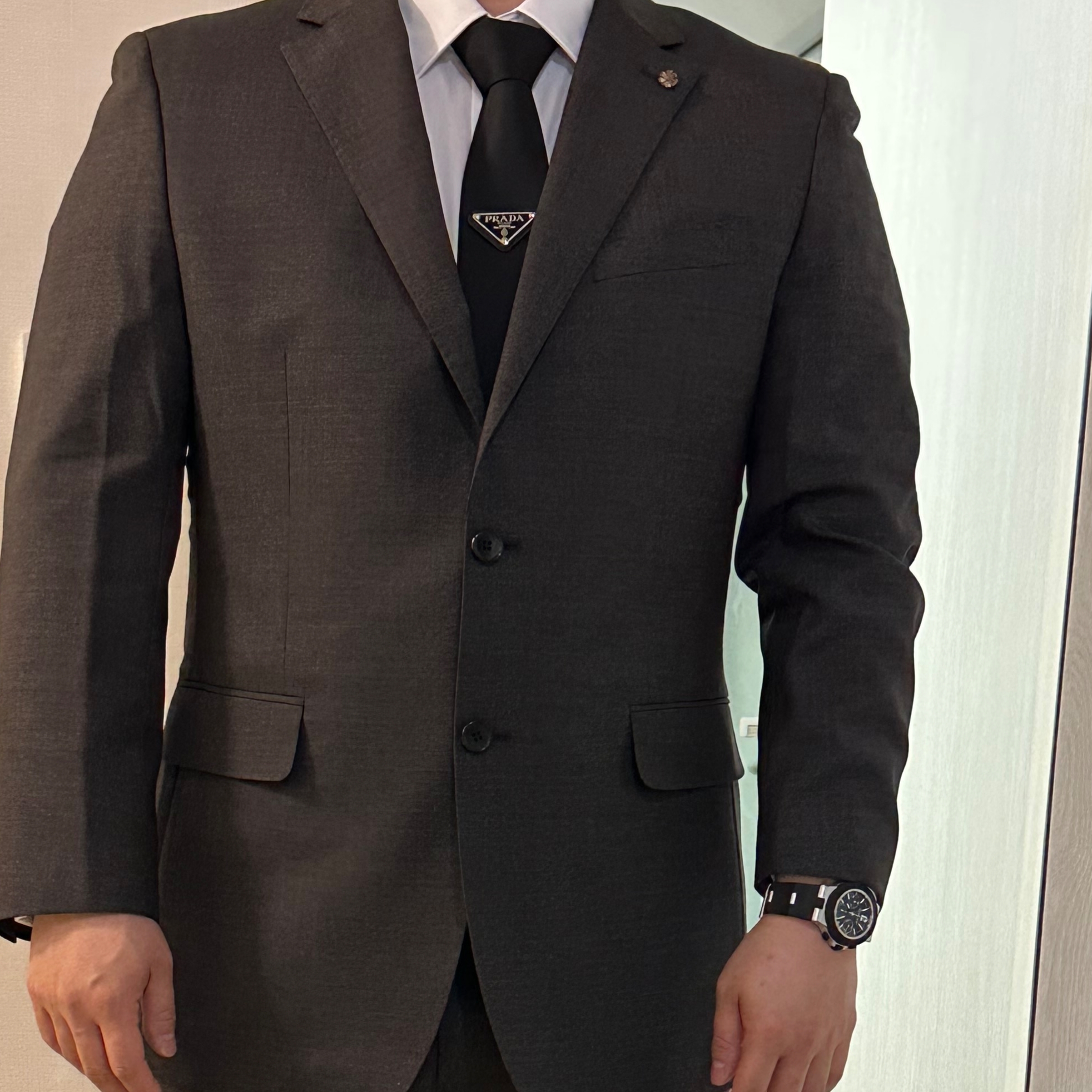 Prada Re-Nylon Gabardine Tie Black 착용 스타일