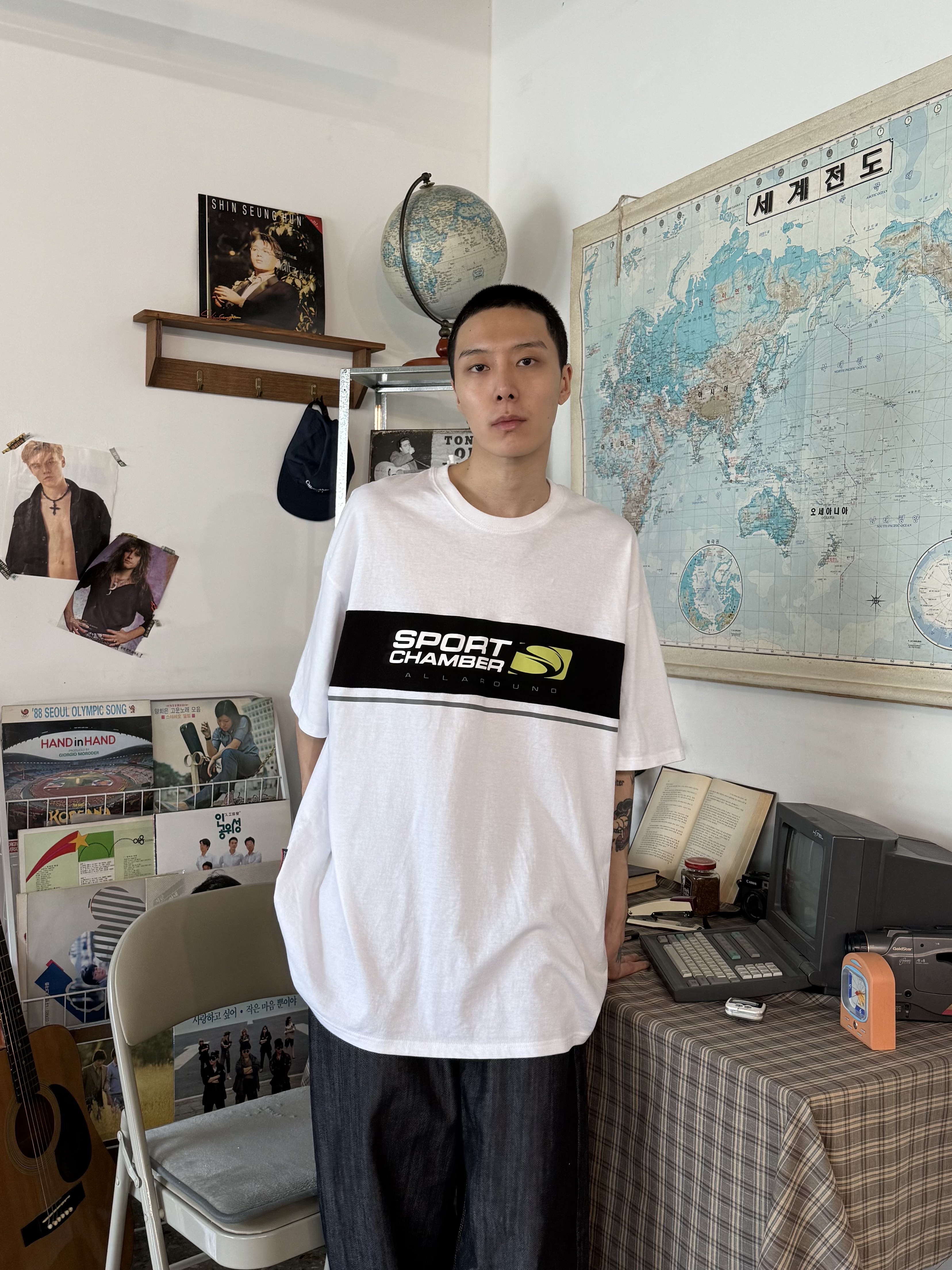SPORT CHAMBER SC Block Flash T-Shirt White 착용 스타일 - 2