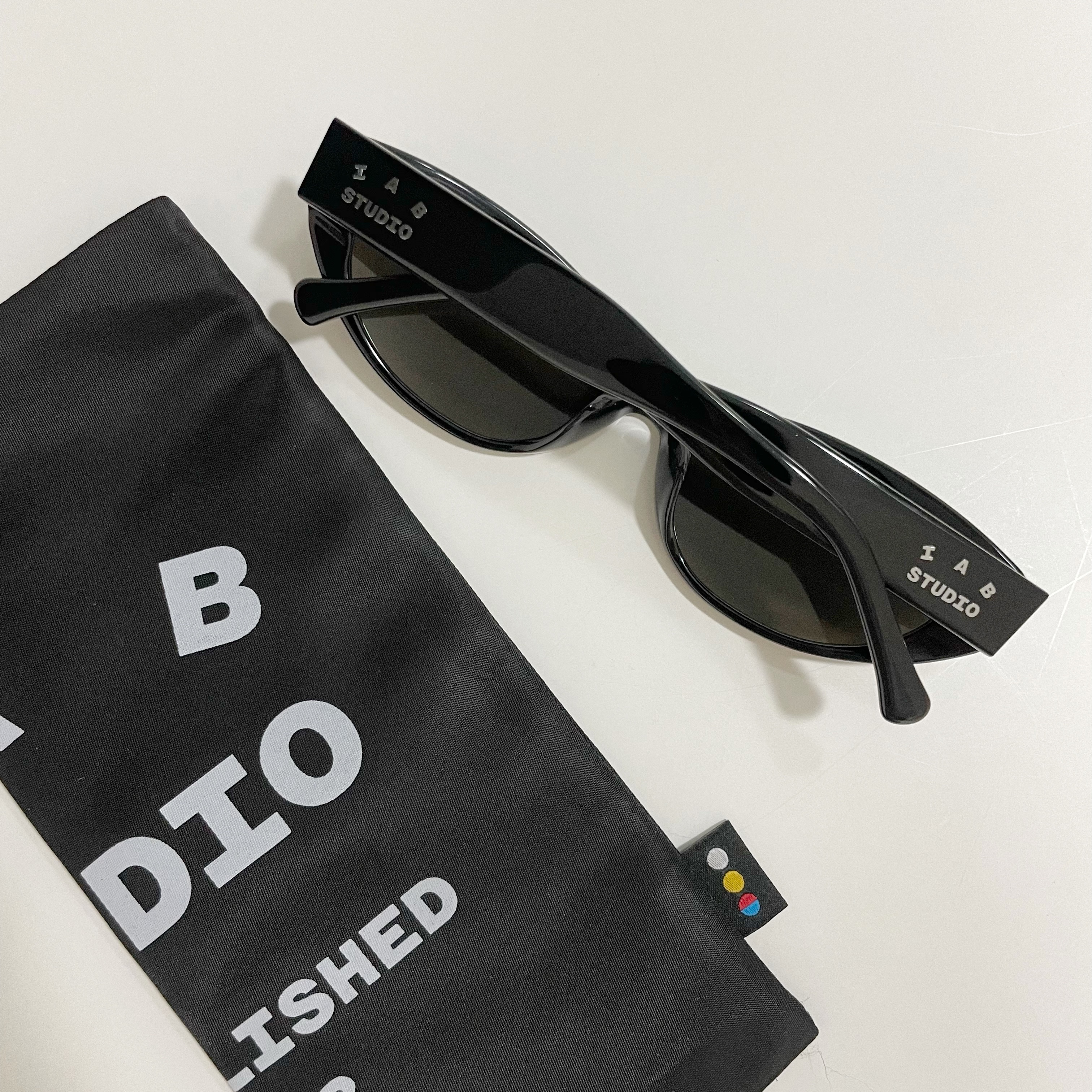 IAB Studio Sunglasses Shade-2 Black 착용 스타일 - 1