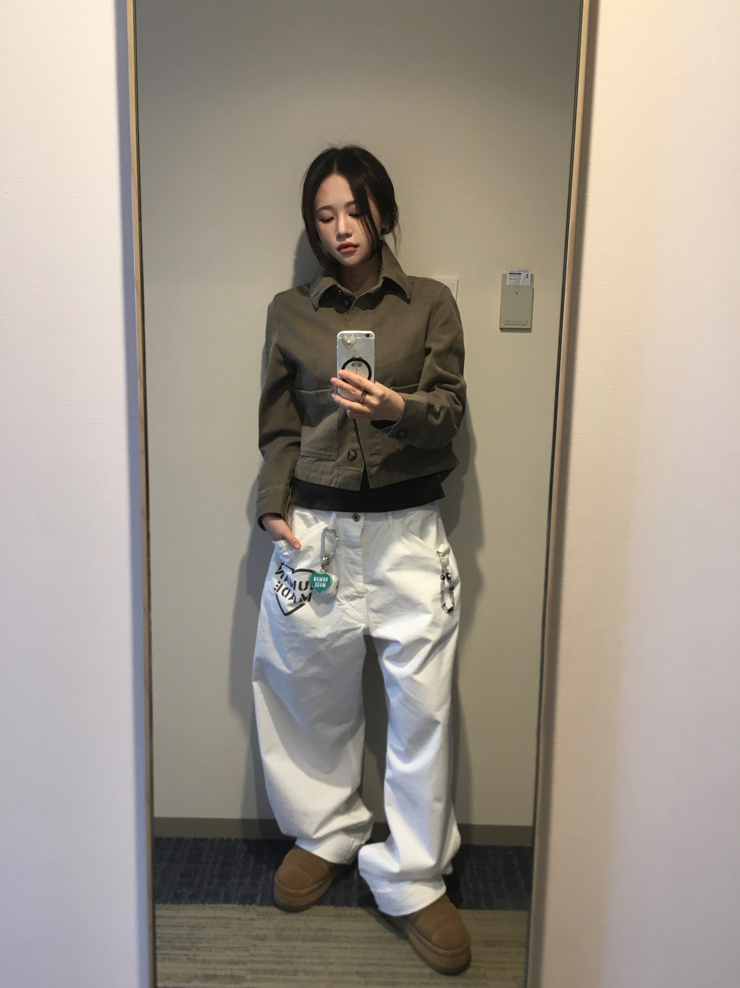 Human Made Sailor Pants White, (W) UGG Tazzlita Chestnut 착용 스타일