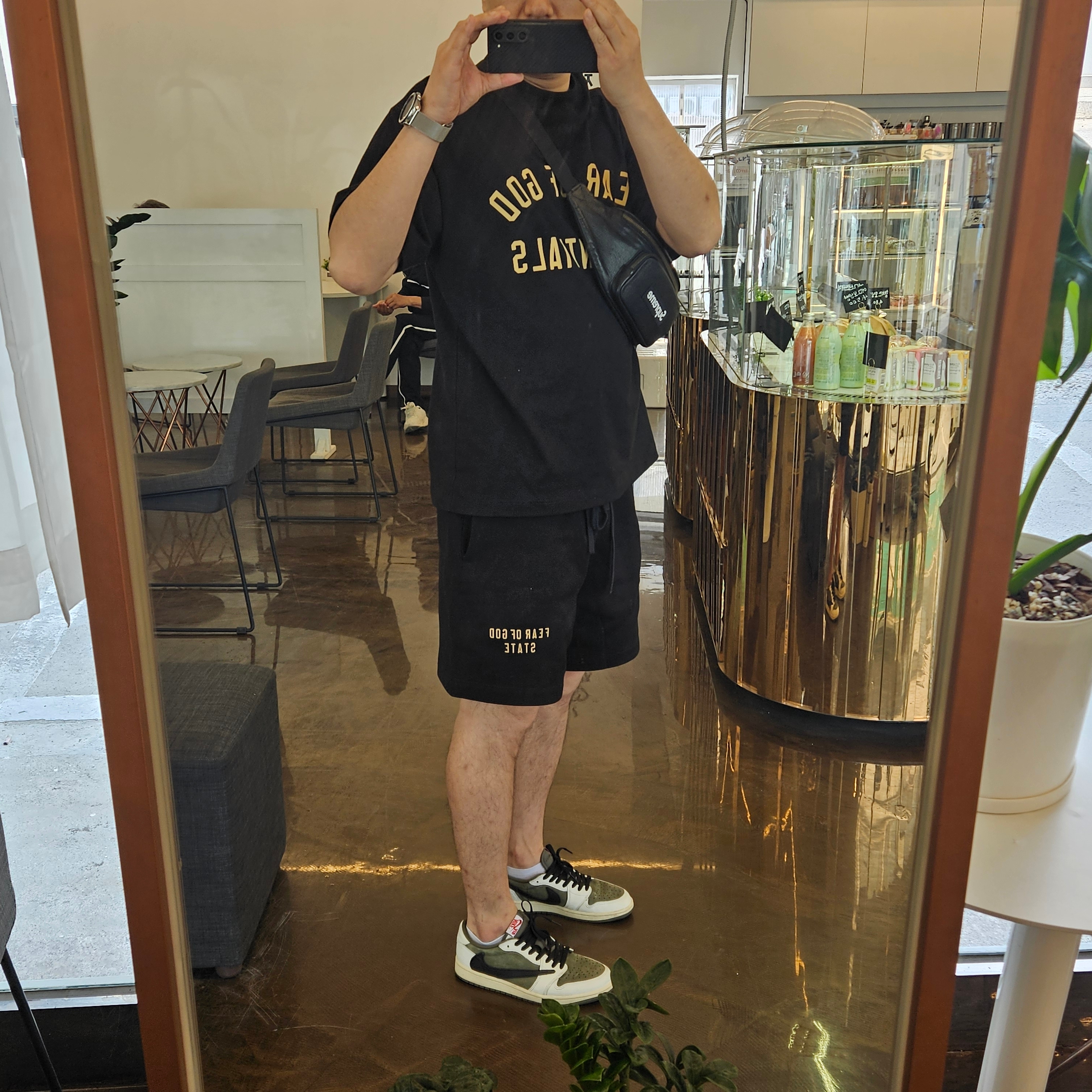 Essentials Jersey Crewneck Tee Black - 24FW, Essentials Fleece Soccer Short Black - 24FW 착용 스타일 - 2