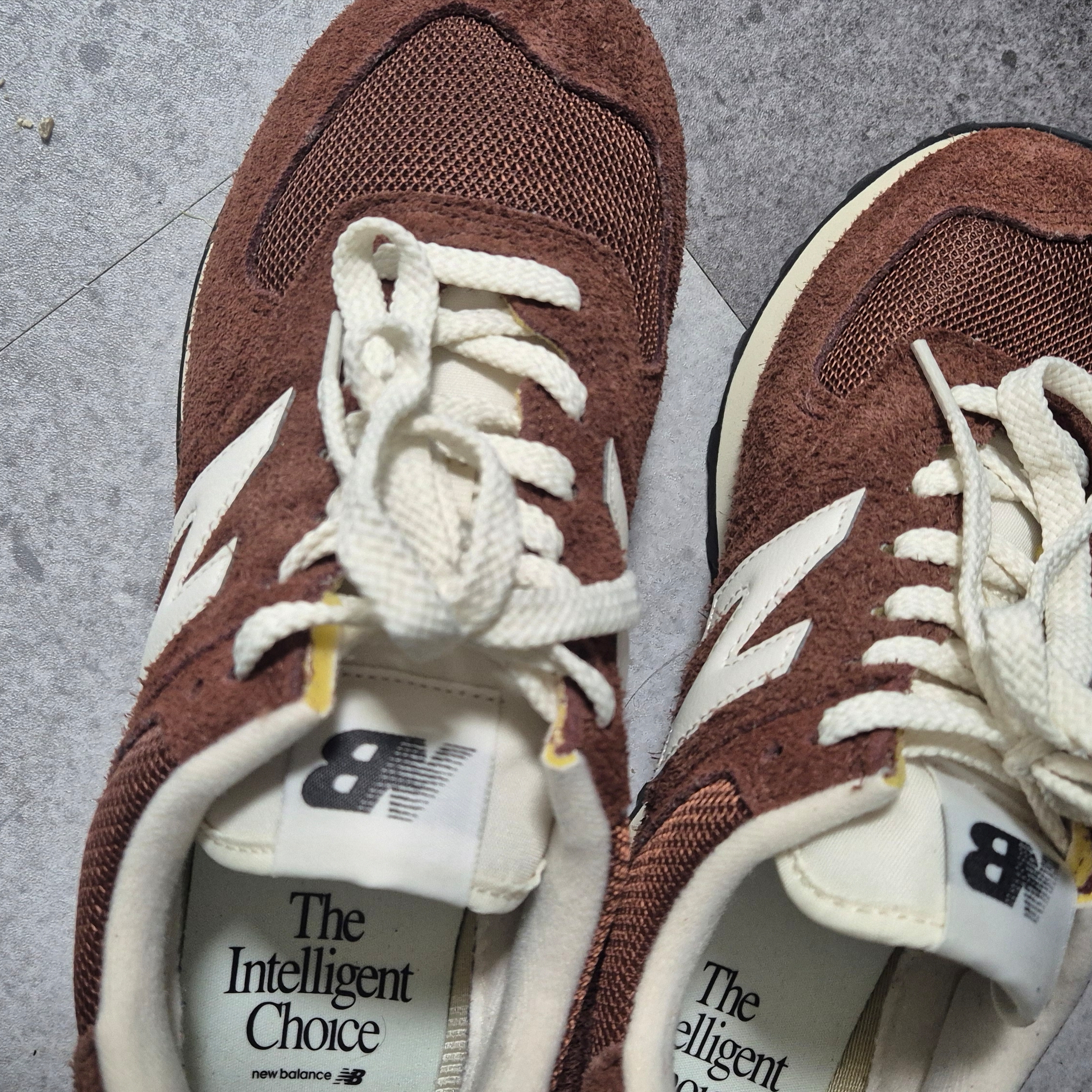 New Balance 574 Rich Oak - D Standard 착용 스타일