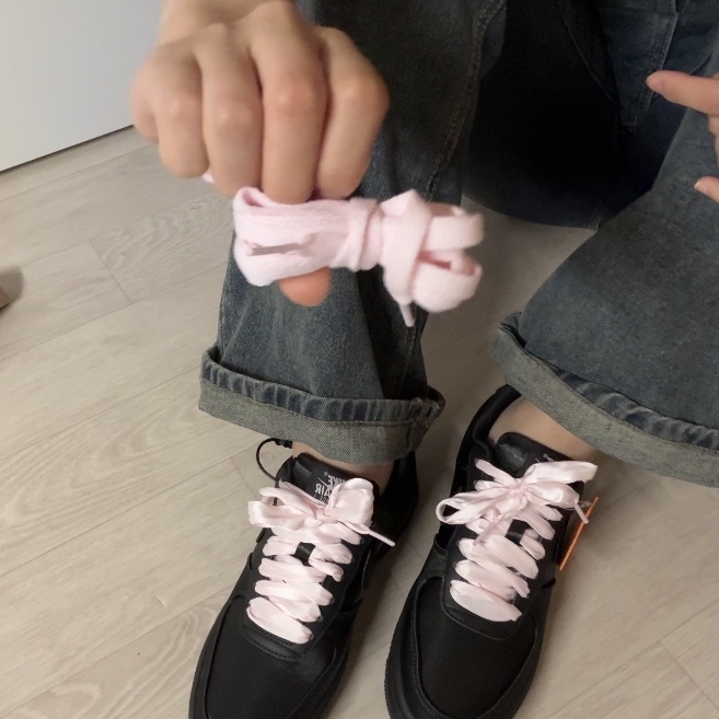 (W) Nike Air Force 1 '07 LV8 Black Pink Ice 착용 스타일