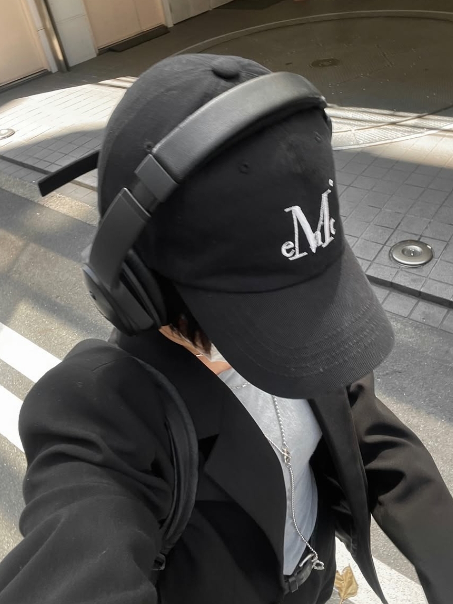 MUCENT Signature Ballcap Black 착용 스타일 - 1