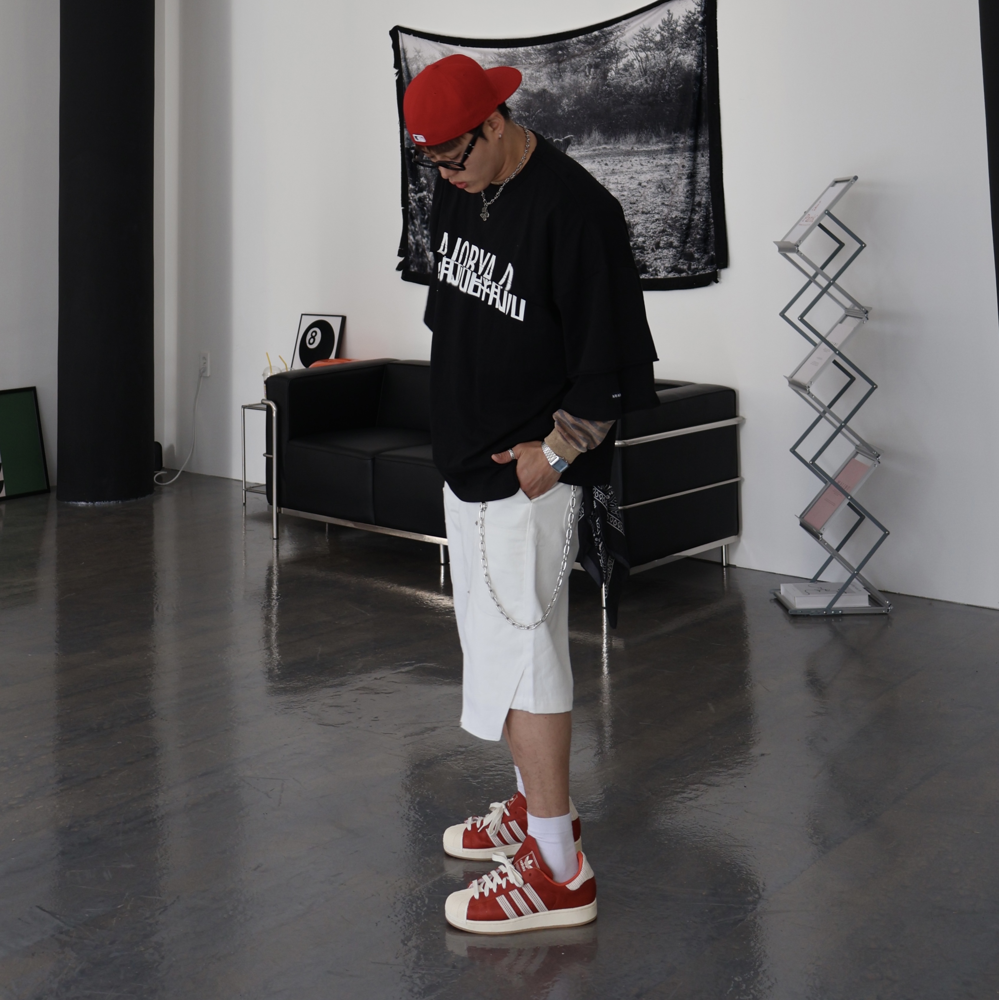 Gentle Monster x Maison Margiela MM212 Black Clear, AJOBYAJO Double Knee Paneled Shorts WHITE 착용 스타일 - 3