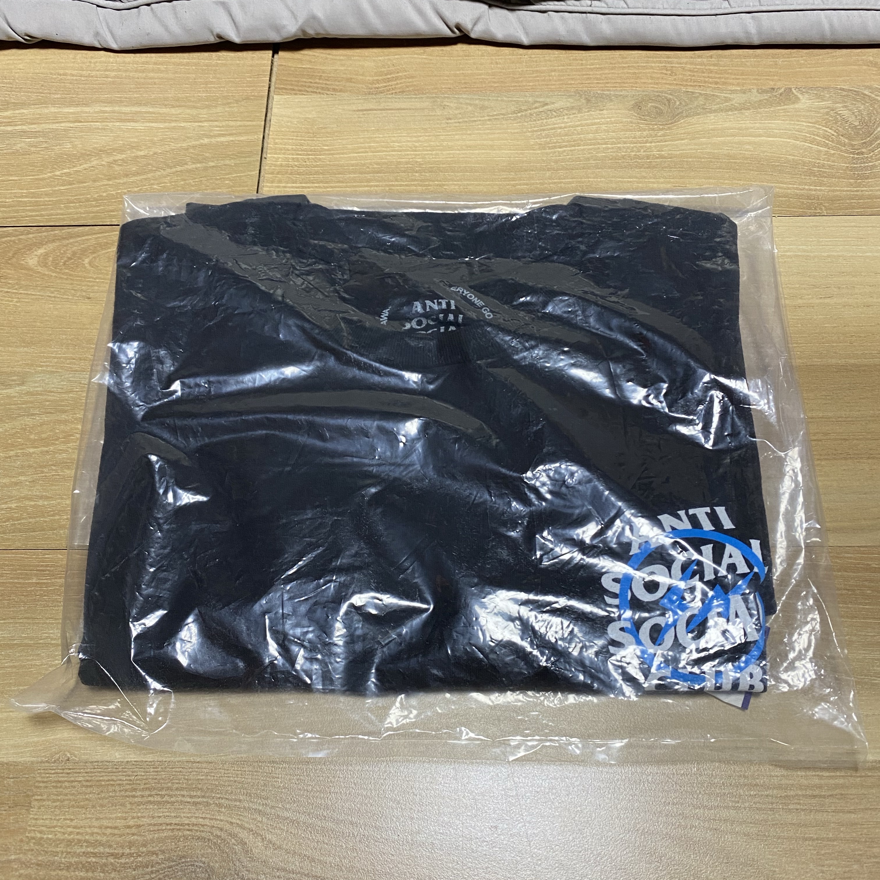 Anti Social Social Club x Fragment Blue Bolt T-Shirt 착용 스타일