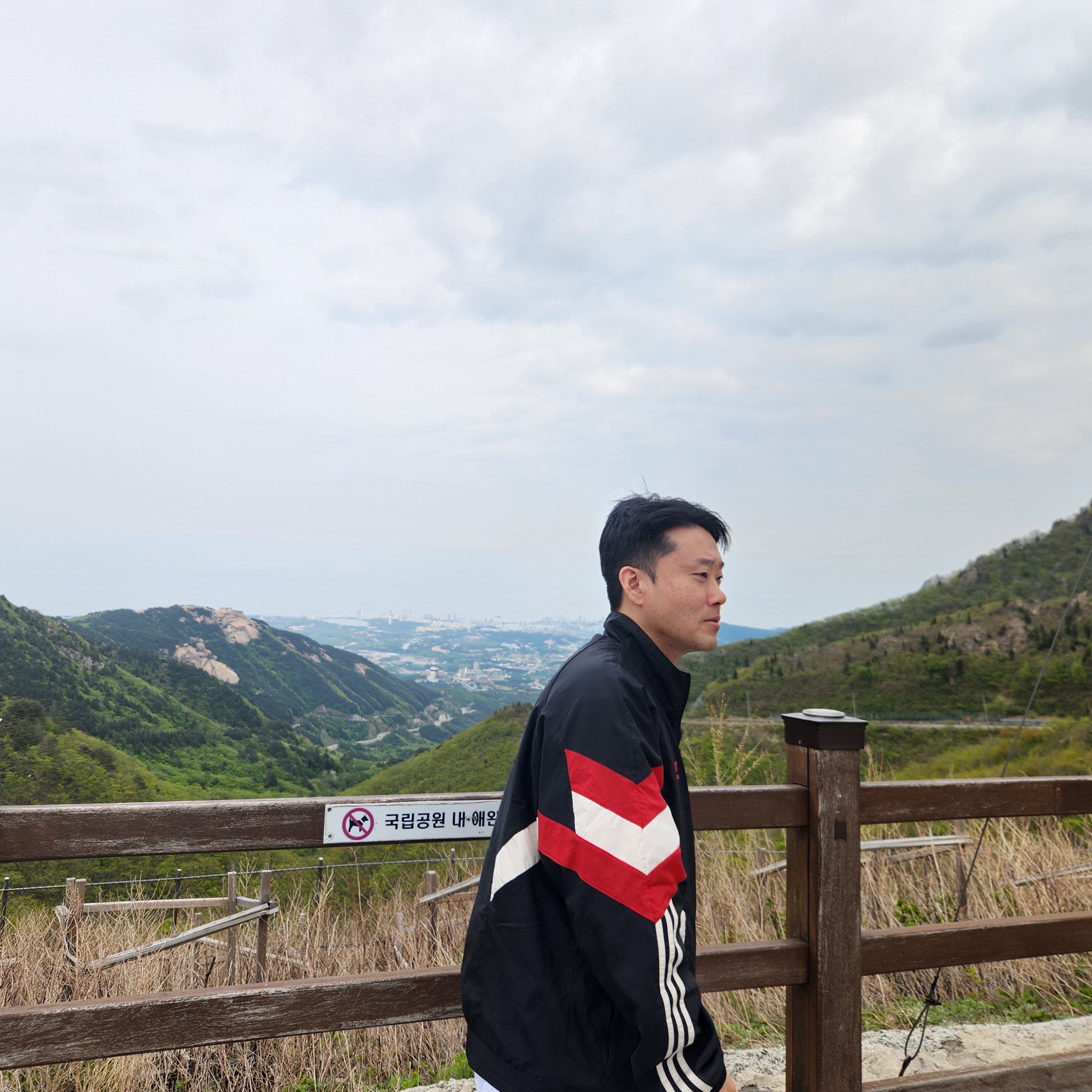 Adidas Manchester United Originals Track Top Black Red - KR Sizing 착용 스타일 - 2