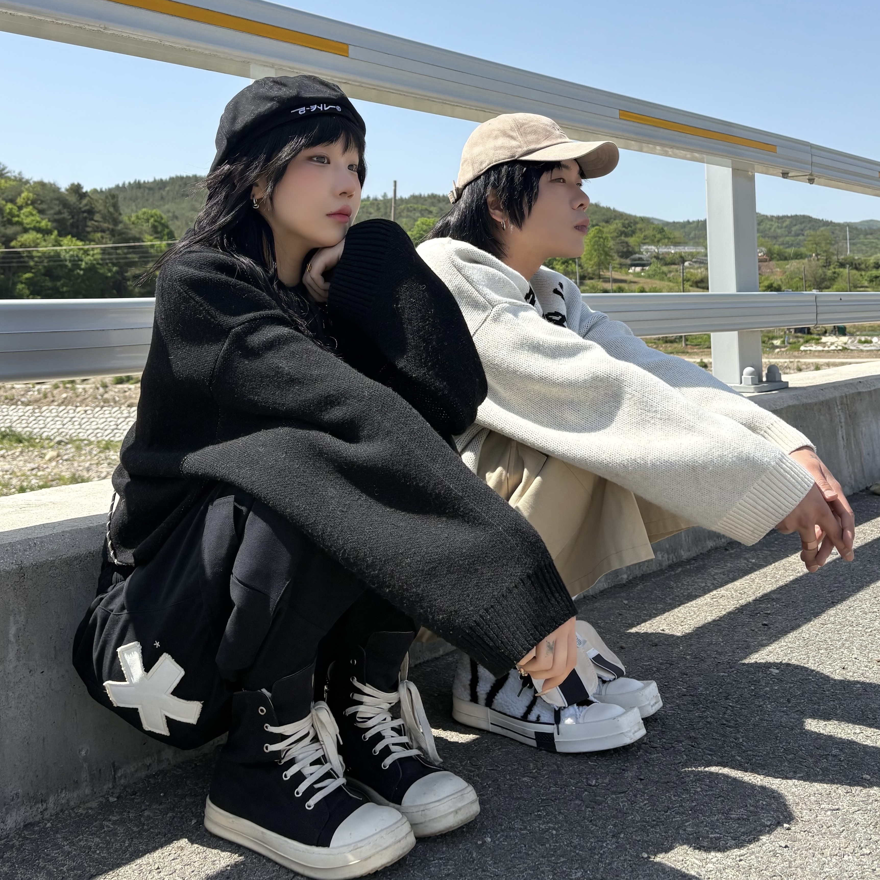 Rick Owens Drkshdw Calf Leather Penta Sneakers Black Milk White, Converse x Drkshdw Turbodrk Chuck 70 Hi Lilly White 착용 스타일 - 2