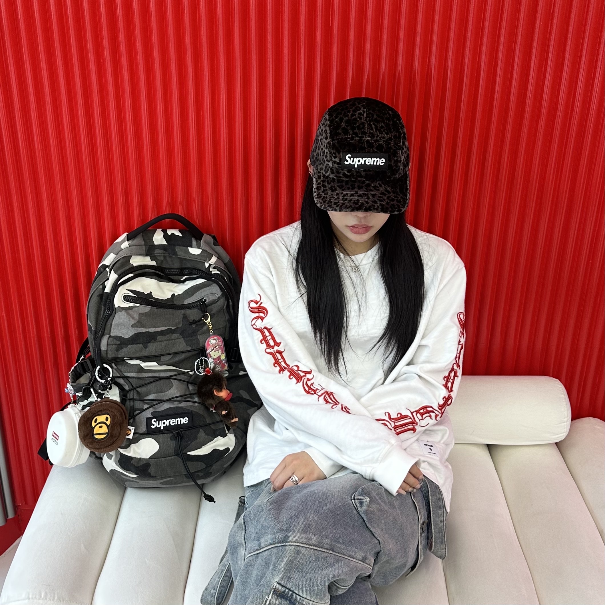 Supreme Old English L/S Top White - 24FW, Supreme Leopard Velvet Camp Cap Black - 24SS 착용 스타일