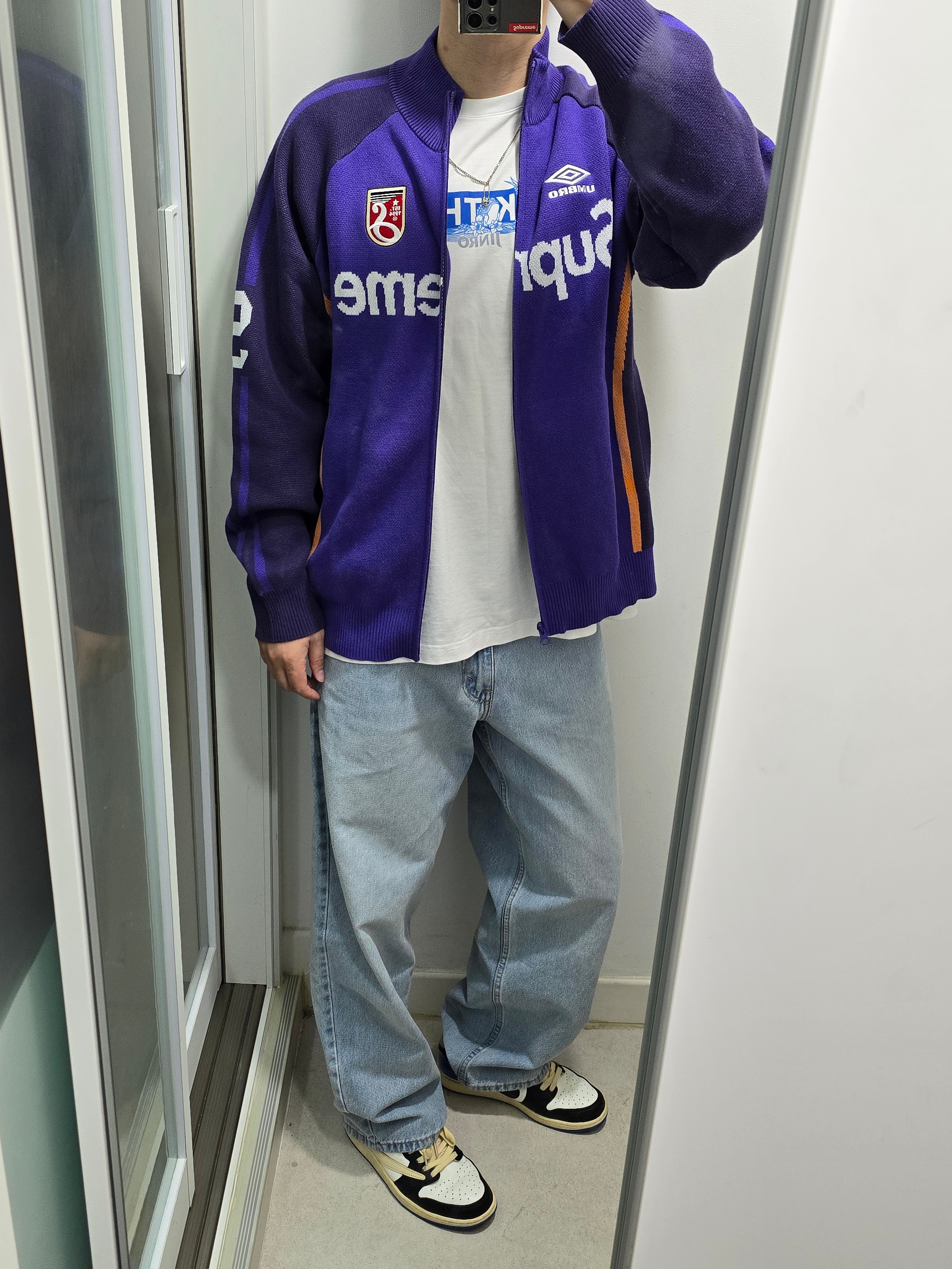 Supreme x Umbro Zip Up Sweater Purple - 25SS, Kith x Jinro Box Logo T-Shirt White 착용 스타일 - 1