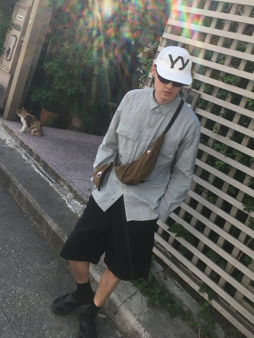 Ticket To The Moon Sling Bag Premium Olive Brown 착용 스타일