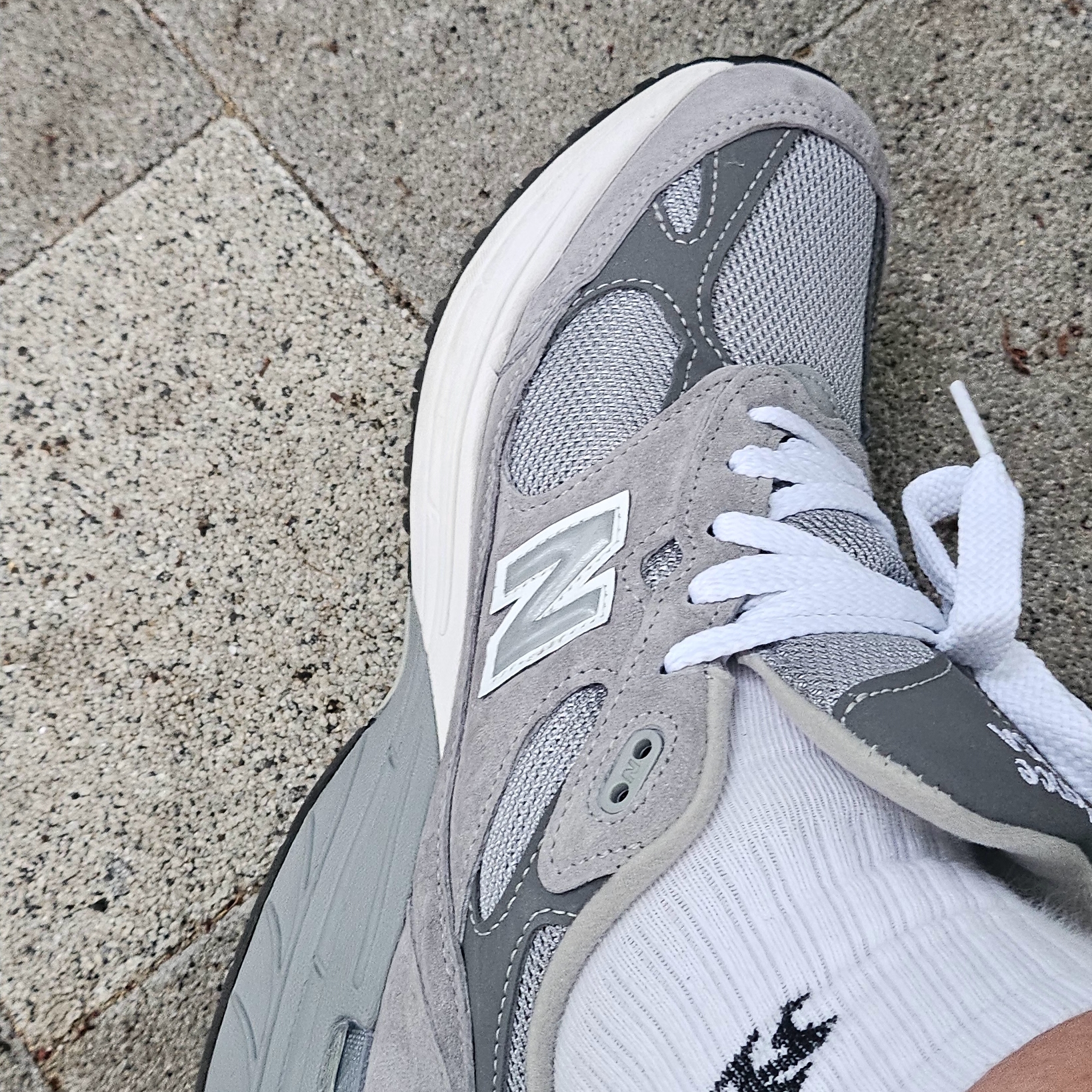 New Balance 993 Made in USA Grey - D Standard 착용 스타일 - 1