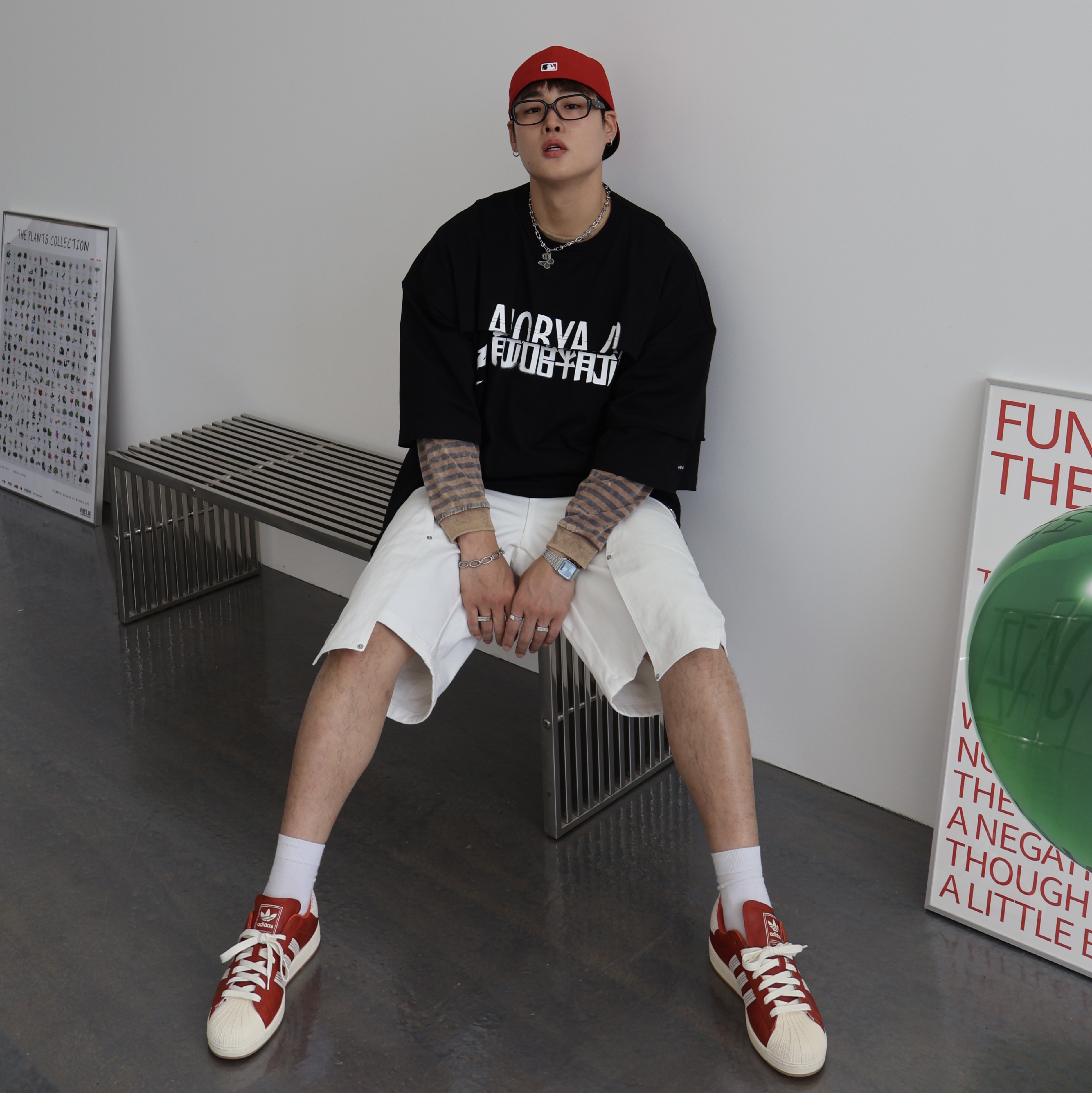 Gentle Monster x Maison Margiela MM212 Black Clear, AJOBYAJO Double Knee Paneled Shorts WHITE 착용 스타일 - 3
