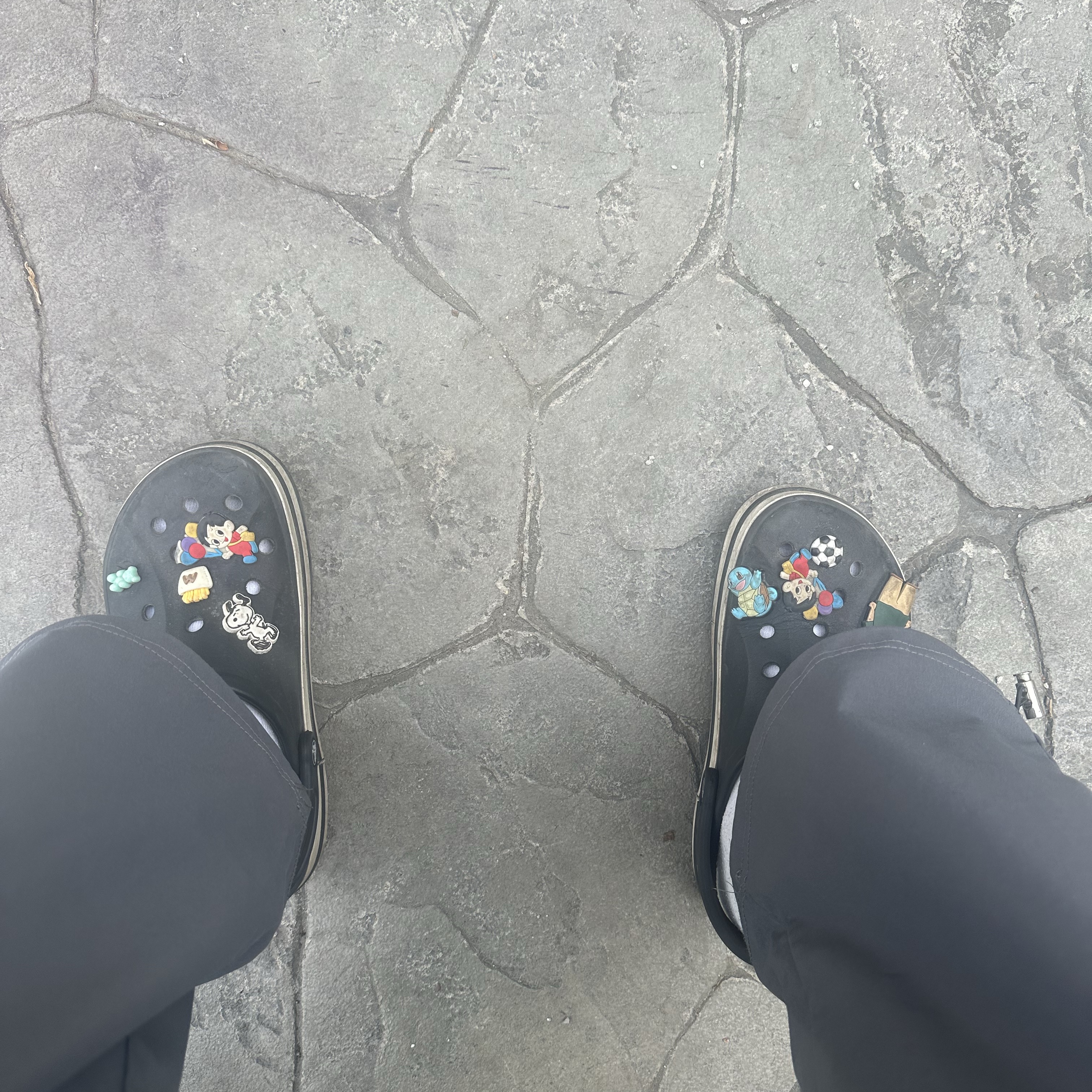 Crocs Bayaband Clog Black White 착용 스타일