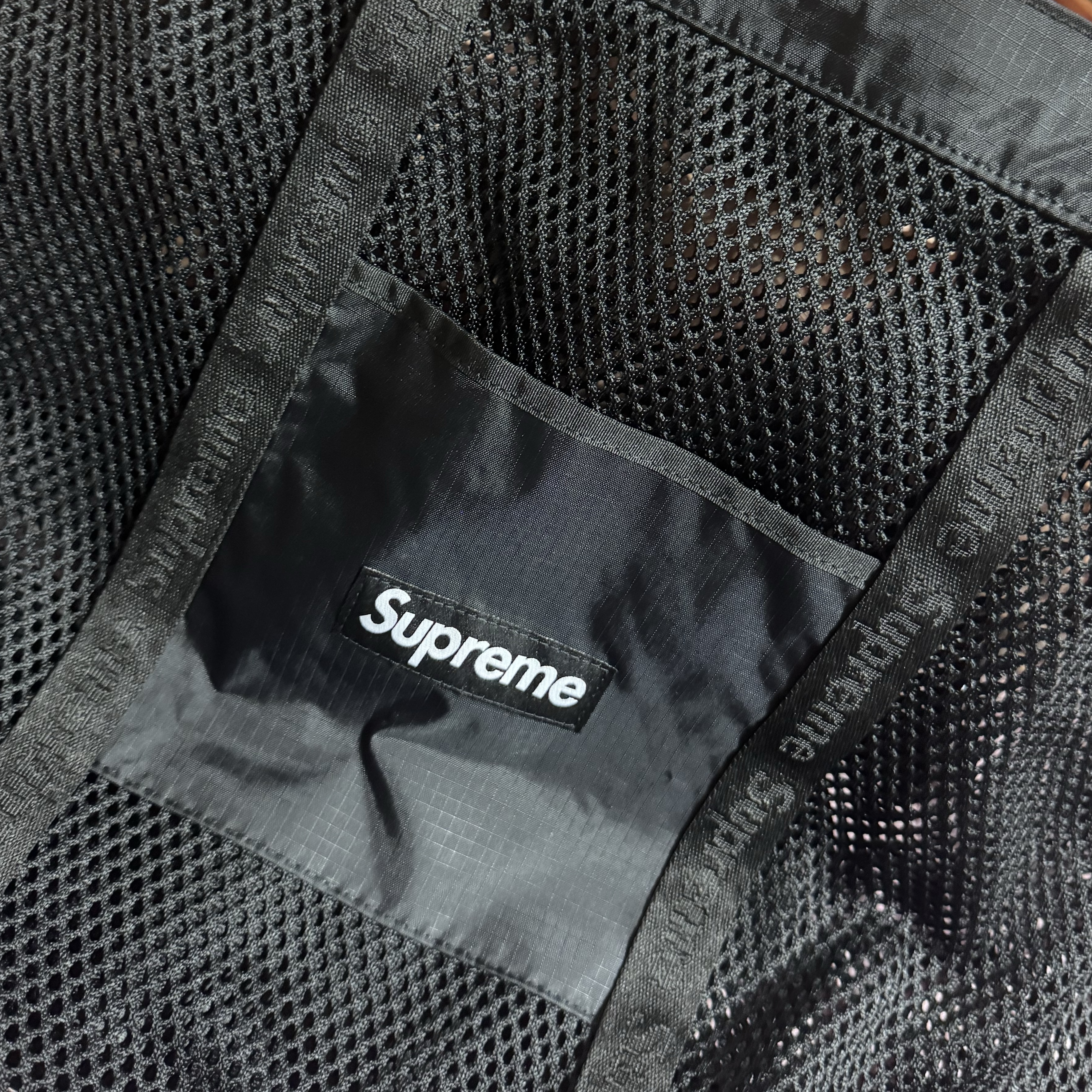 Supreme Mesh Tote Bag Black - 25SS 착용 스타일