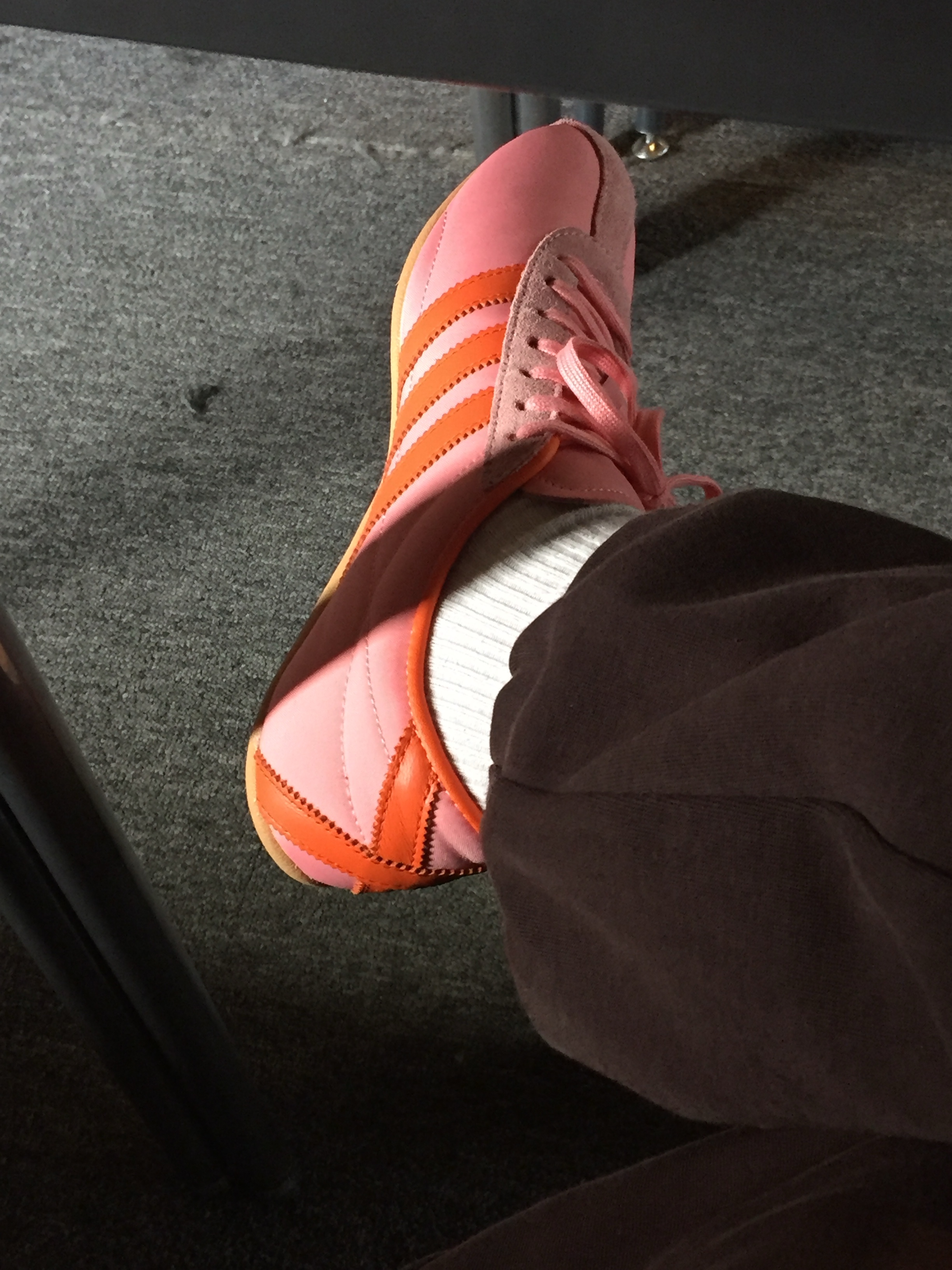 (W) Adidas Tokyo Semi Pink Spark Orange 착용 스타일 - 2