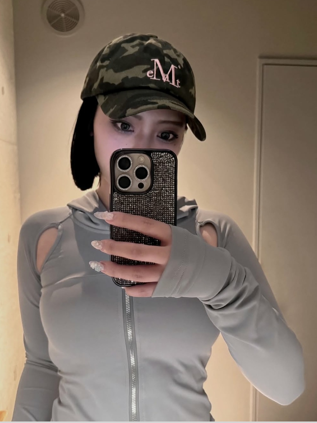 Mucent Signature Camo Ballcap Khaki-Baby Pink 착용 스타일 - 3
