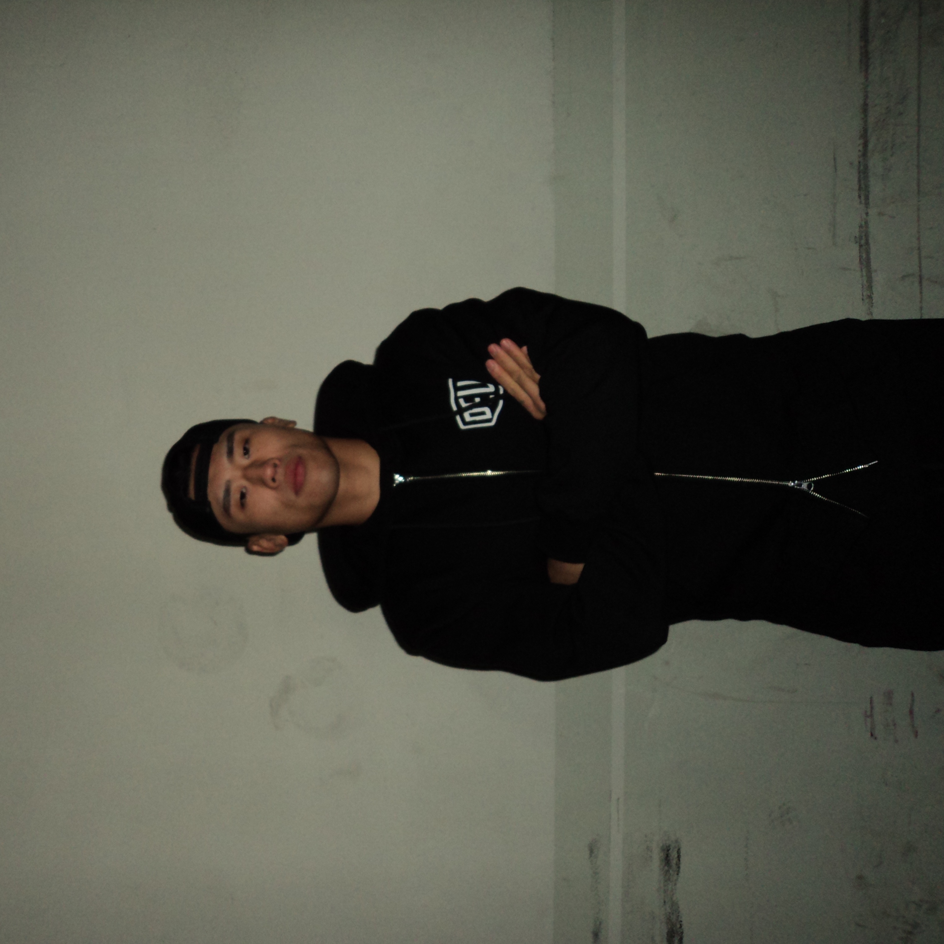 Gallery Dept. Fucked Up Trucker Cap Black, Essentials Fleece Relaxed Sweatpant Black - 24FW 착용 스타일 - 1