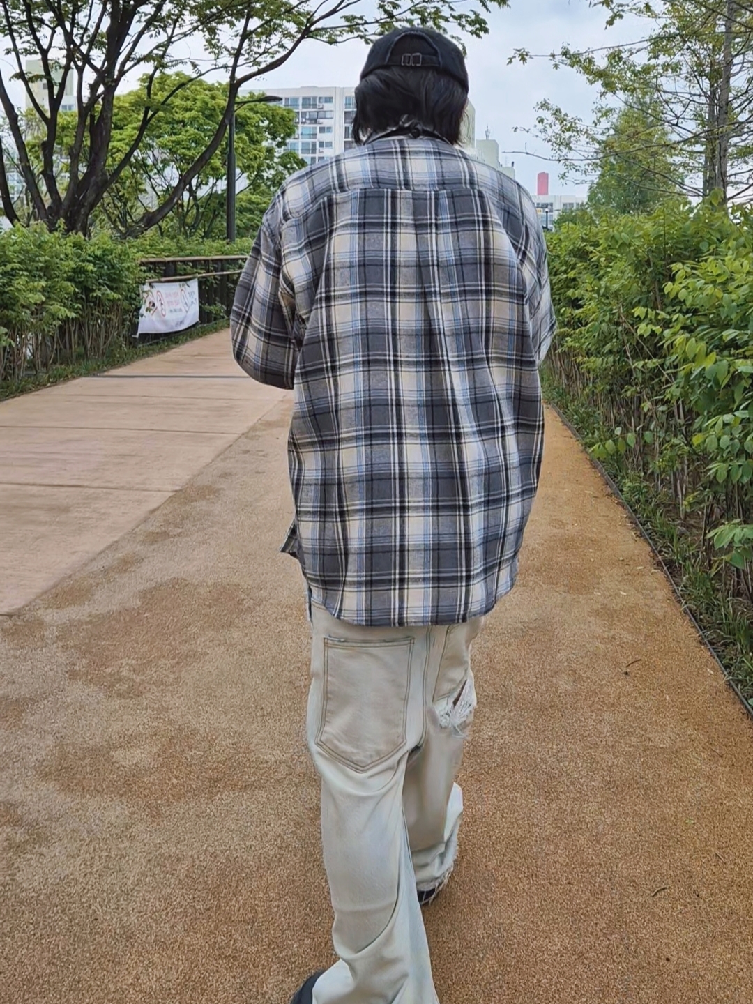 Nonnod Hollow Destroyed Cap Vintage Black 착용 스타일 - 1