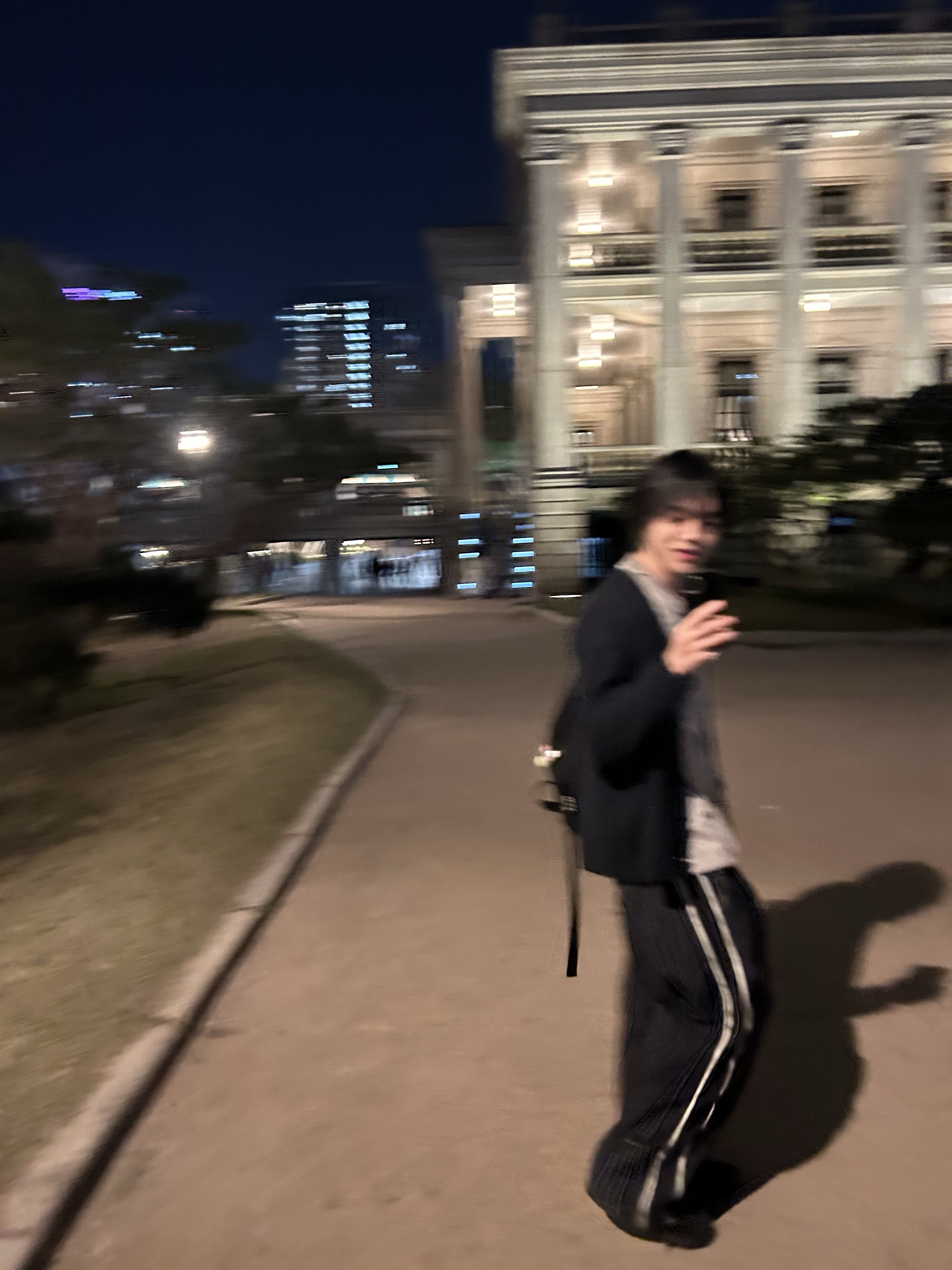 Polyteru Human Index Human Sleeveless Gray Beige, Polyteru 1011 Nylon Track Pants Dark Navy - 24SS 착용 스타일 - 2