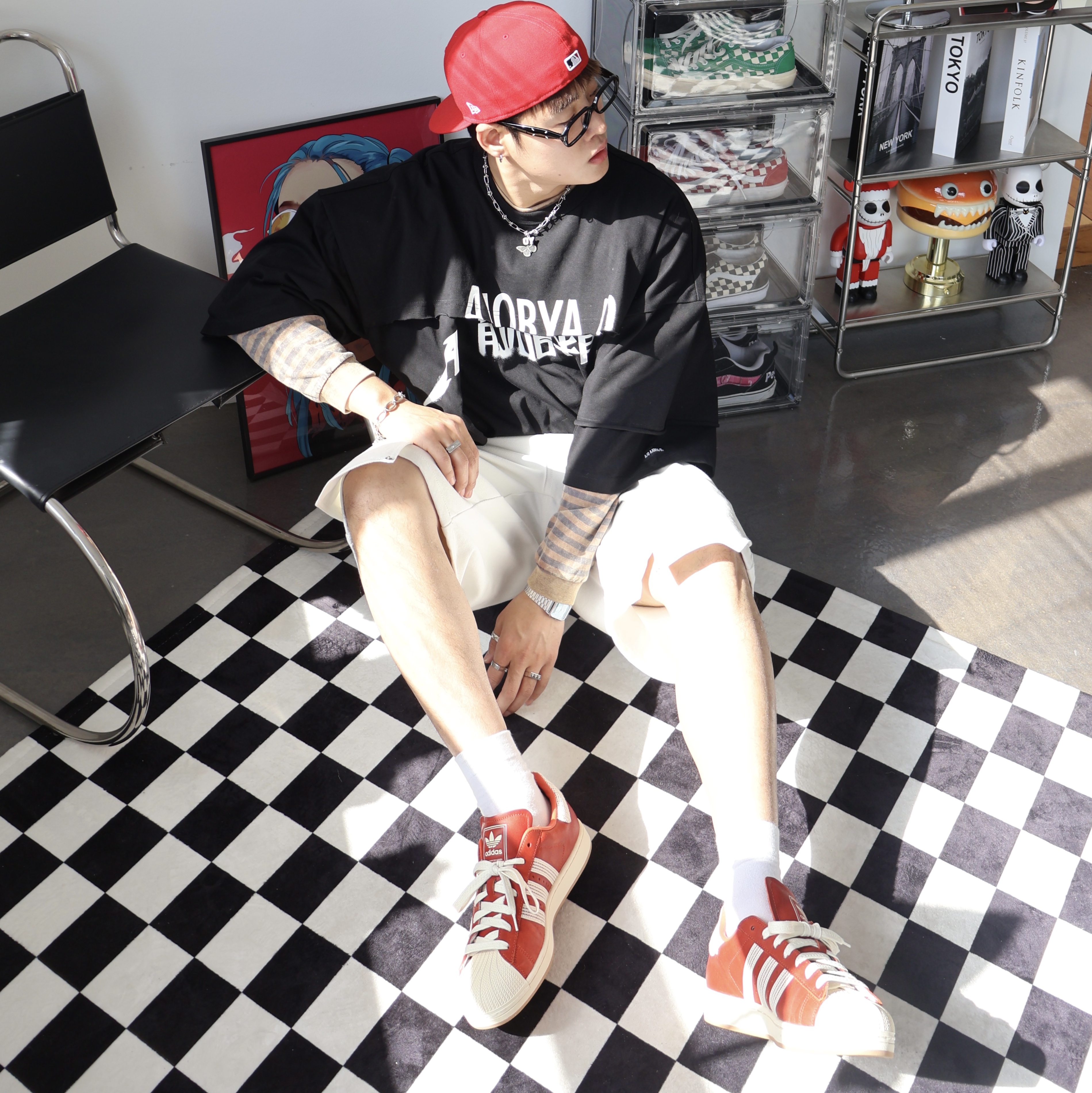 Gentle Monster x Maison Margiela MM212 Black Clear, AJOBYAJO Double Knee Paneled Shorts WHITE 착용 스타일 - 4
