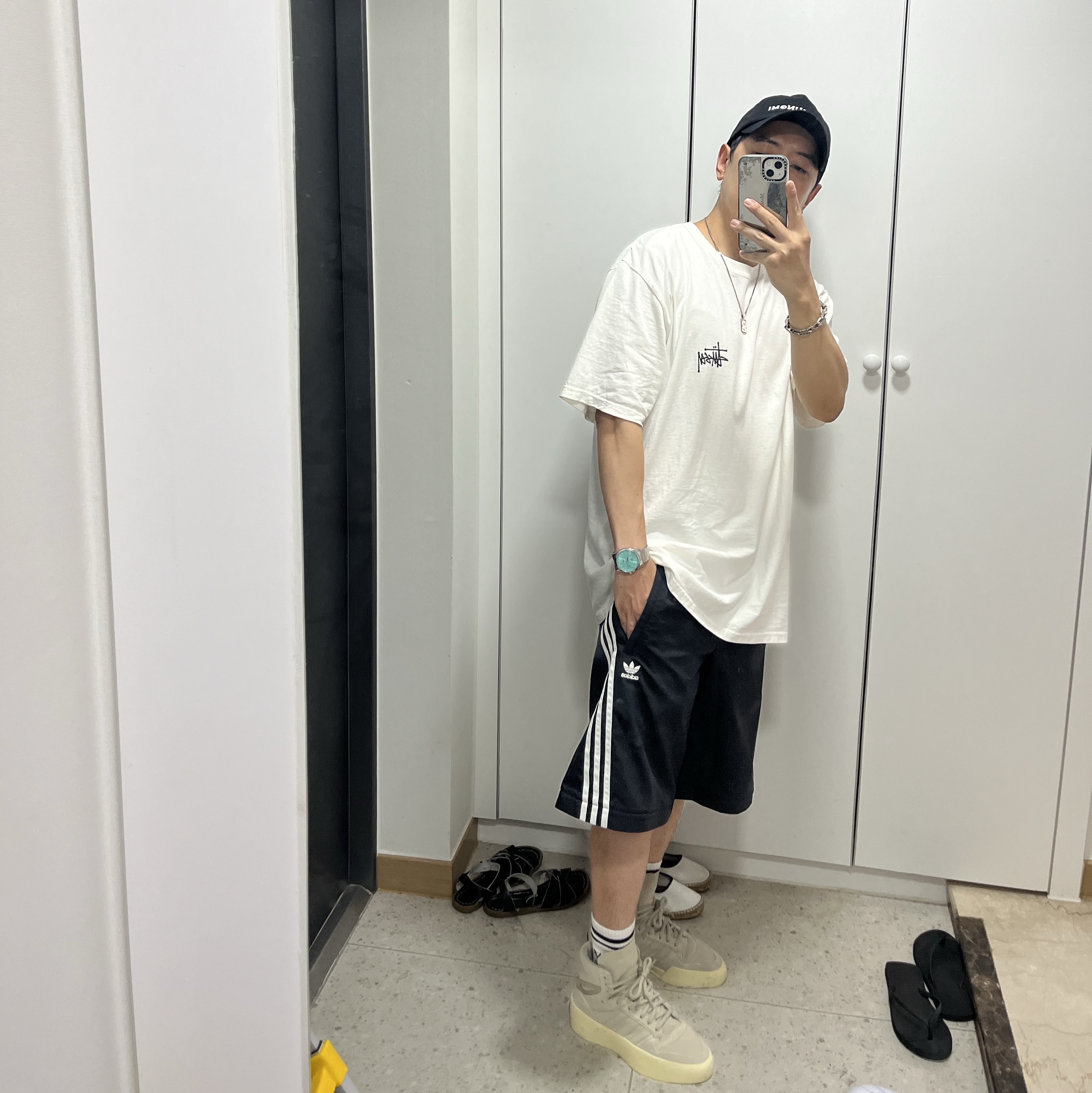 Wooyoungmi Embroidered Ball Cap Black, Adidas x Fear of God Athletics 86 Hi Sesame 착용 스타일