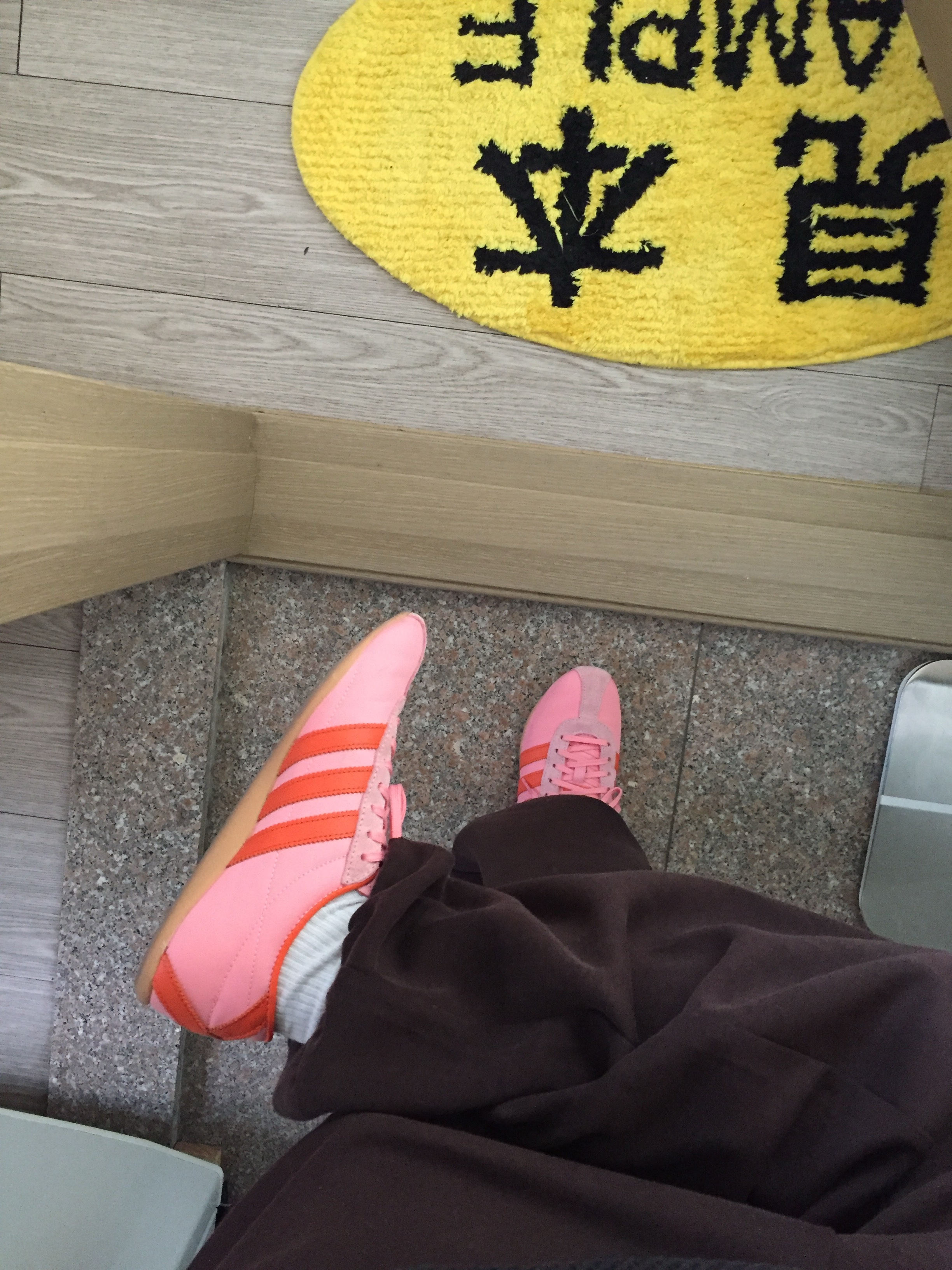 (W) Adidas Tokyo Semi Pink Spark Orange 착용 스타일 - 3