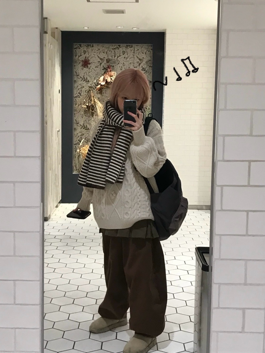 (W) UGG Classic Mini II Boots Sand 착용 스타일 - 5