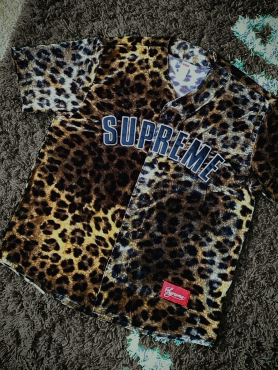 Supreme Velvet Baseball Jersey Leopard - 25SS 착용 스타일