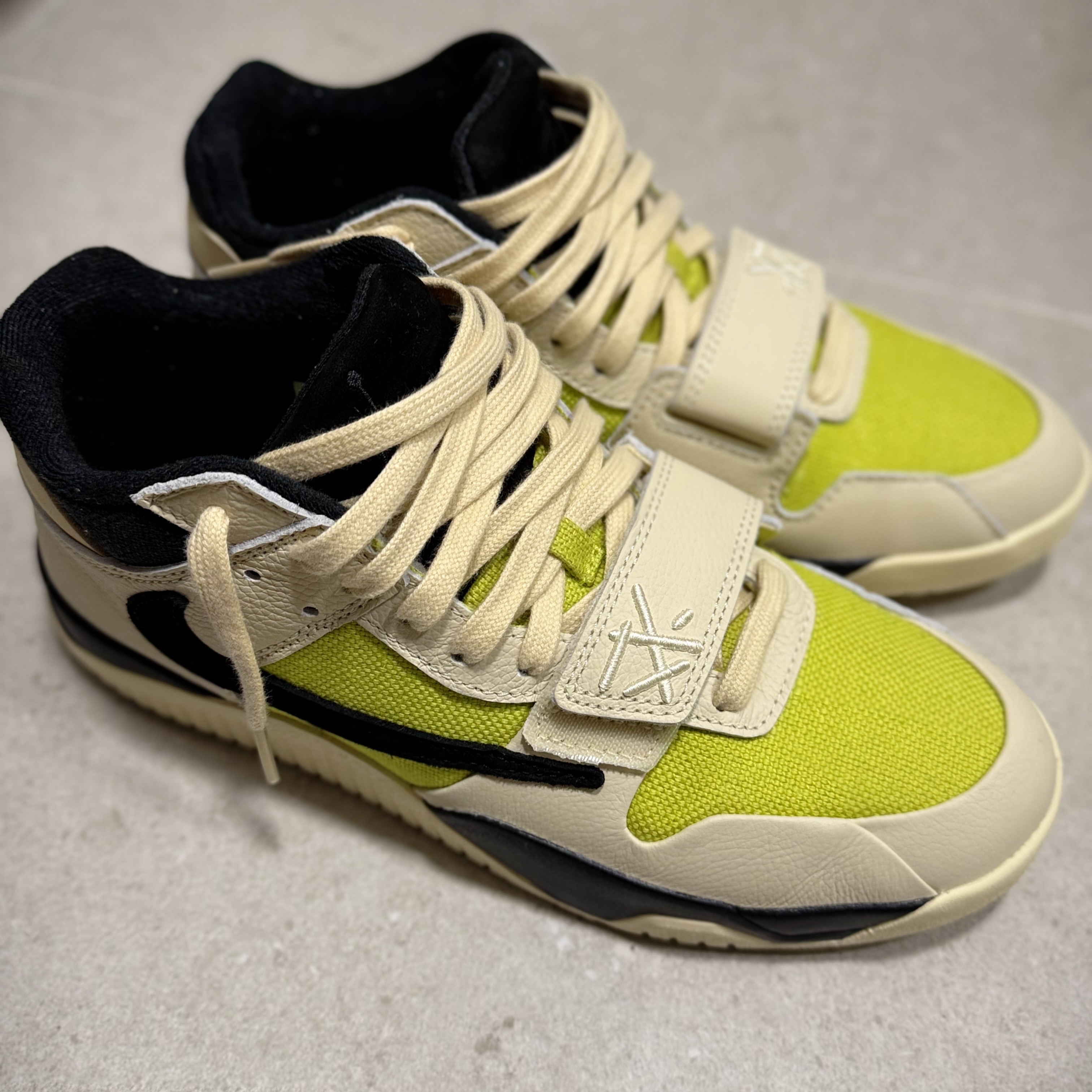 Jordan x Travis Scott Jumpman Jack TR Bright Cactus 착용 스타일