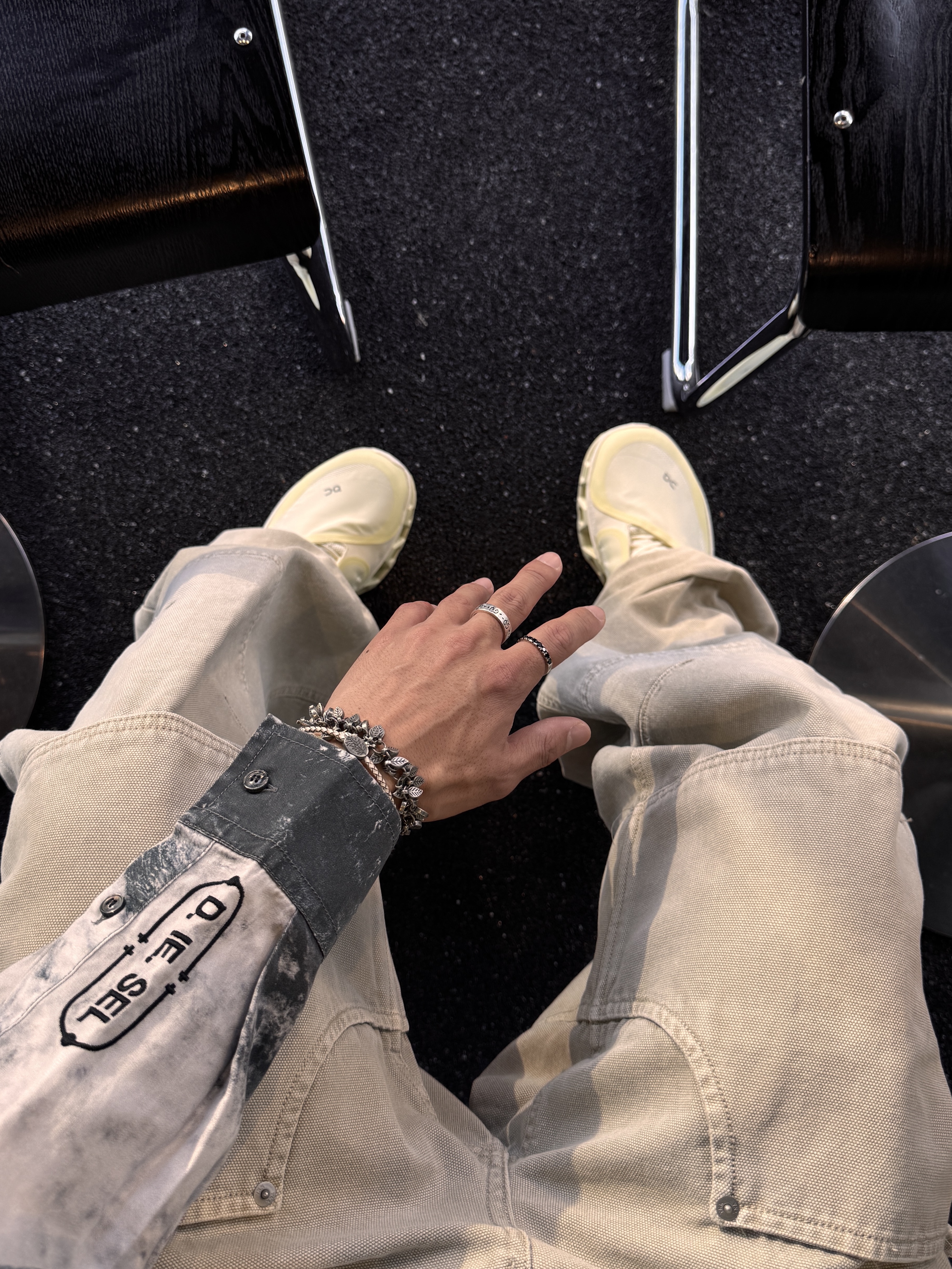 Gentle Monster x Maison Margiela MM113 Black Clear, On Running x Post Archive Faction (Paf) Cloudmonster 2 Seedling White 착용 스타일 - 7