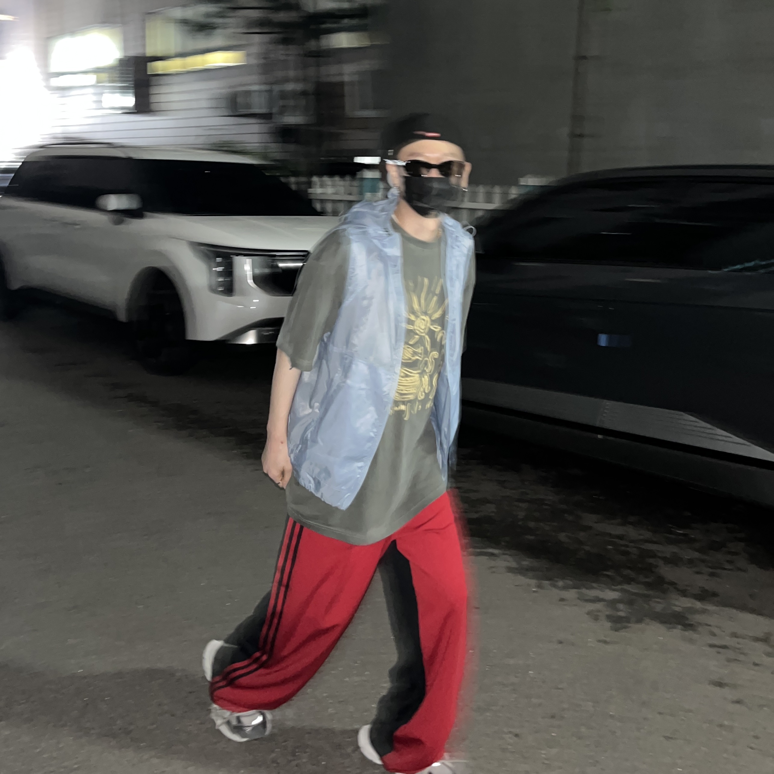 Gentle Monster x Maison Margiela MM004 Black Black, Balenciaga 3XL Sneakers Grey White Blue 착용 스타일