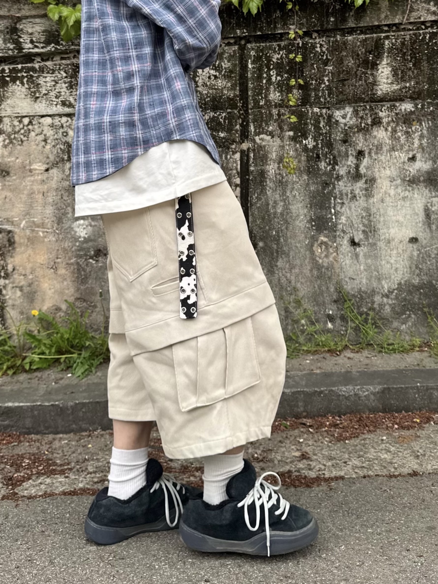 Kamien Titan Bermuda Pants Light Beige, ERL Vamp Skate Shoe Pirate Black 착용 스타일 - 2